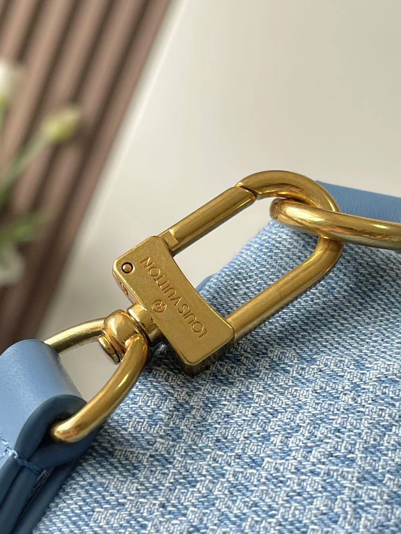 Louis Vuitton Speedy 18 Bandoulière Crossbody Bag - Image 7