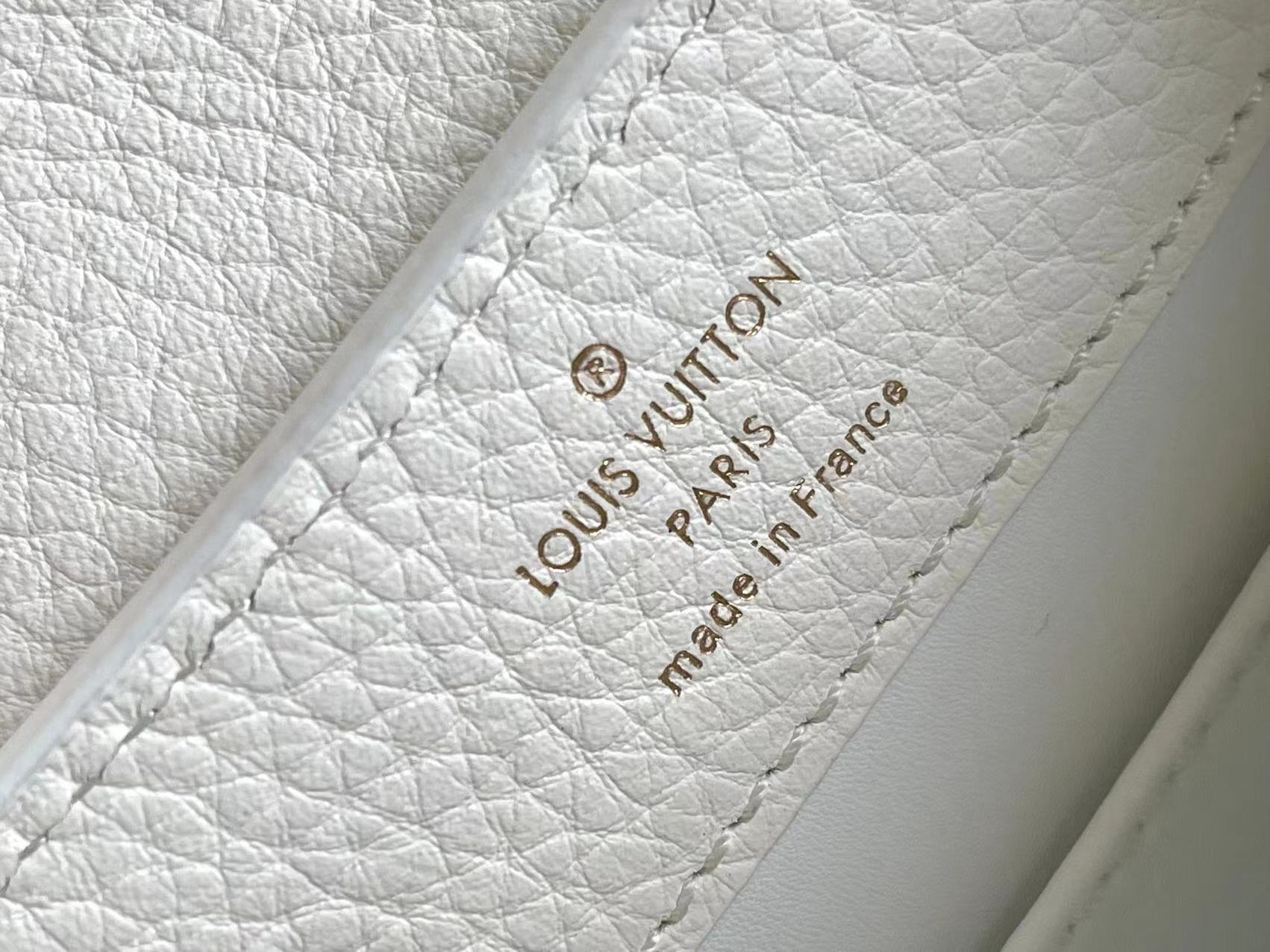 Louis Vuitton Capucines Mini Handbag in Taurillon Calfskin - Image 7