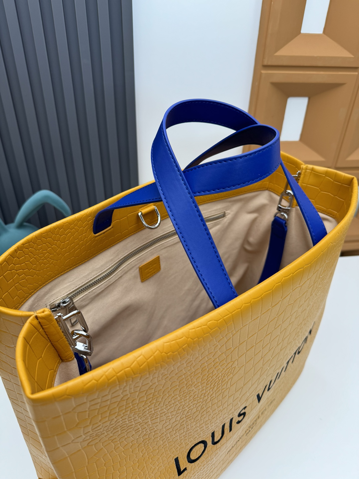 Louis Vuitton Maison Fondée en 1854 Medium Handbag - Image 7
