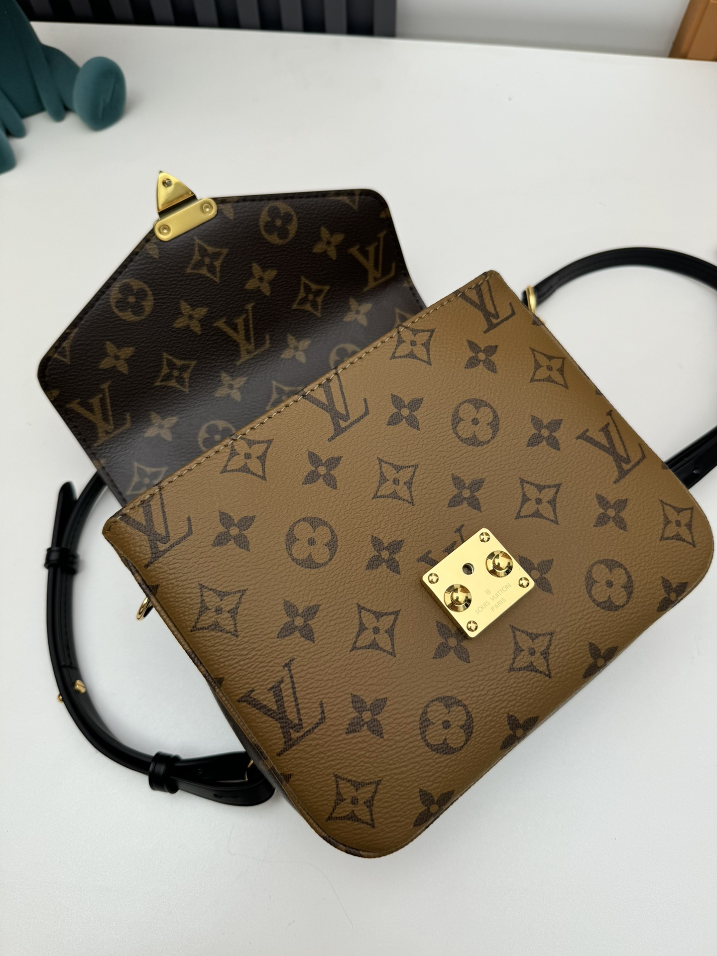 Louis Vuitton Pochette Métis Crossbody Bag M11941 - Image 7