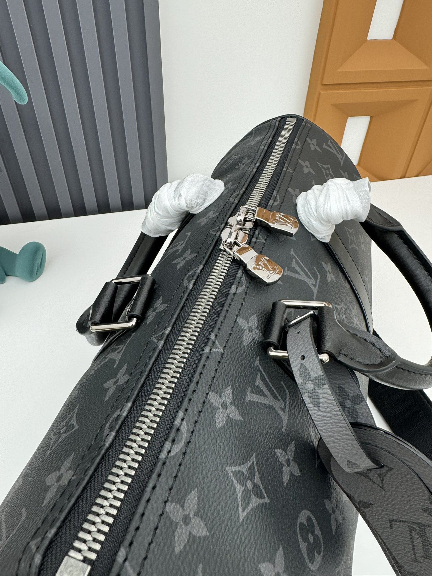Louis Vuitton Keepall 35 Travel Bag in Monogram Eclipse Canvas - Image 7