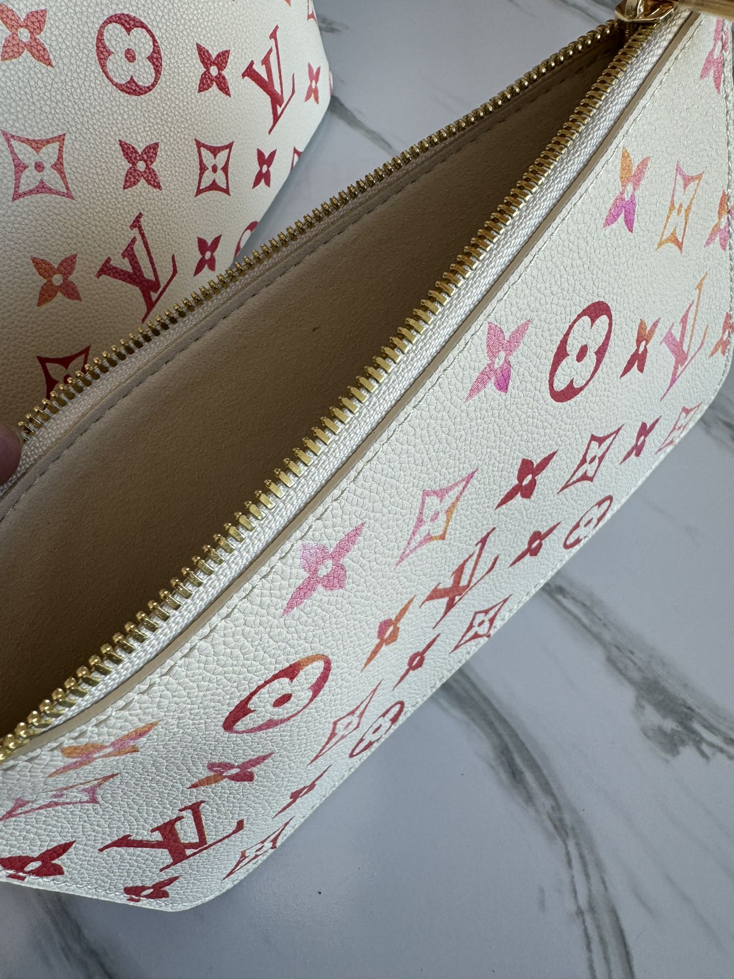 Louis Vuitton Neverfull MM Tote Bag in Monogram Empreinte Sunrise Aquarelle Leather - Image 7