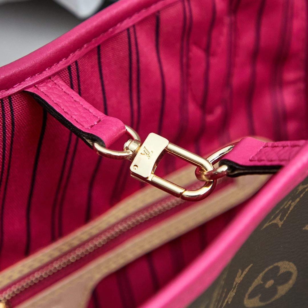 Louis Vuitton Neverfull MM Tote Bag in Damier Azur Canvas - Image 7
