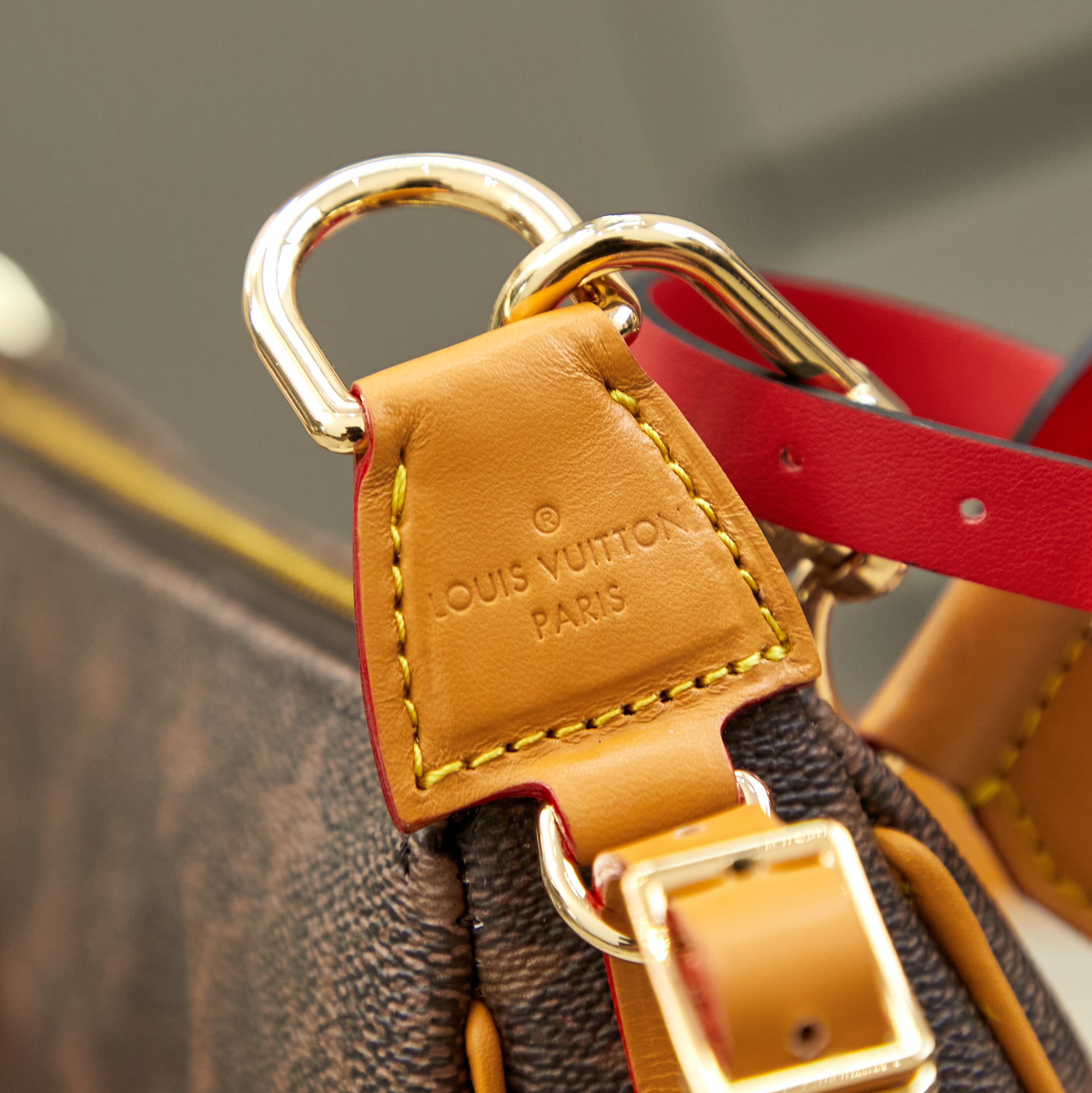 Louis Vuitton Pochette Accessoire XL - Image 7