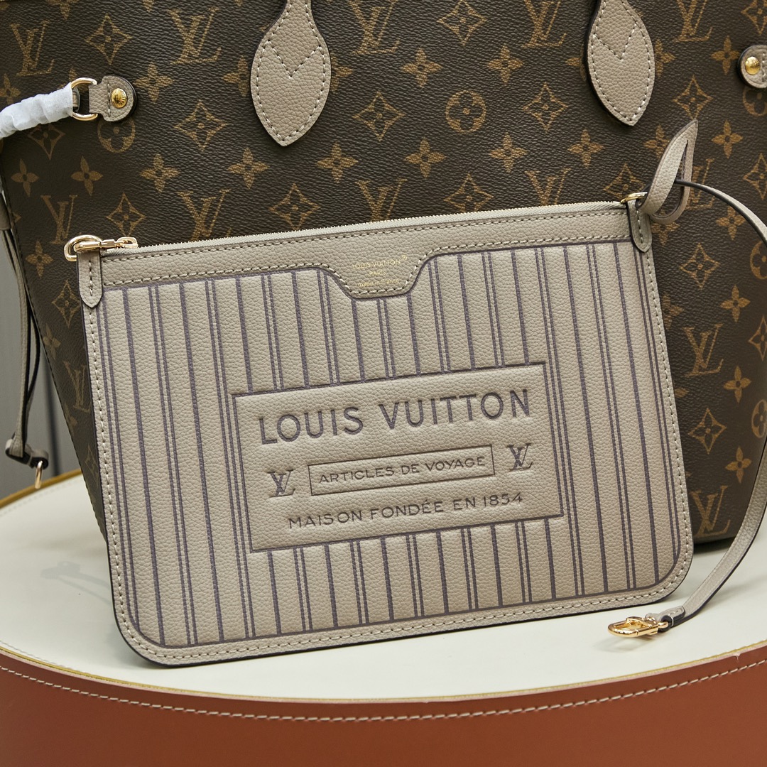 Louis Vuitton Neverfull MM Tote Bag in Damier Azur Canvas - Image 7