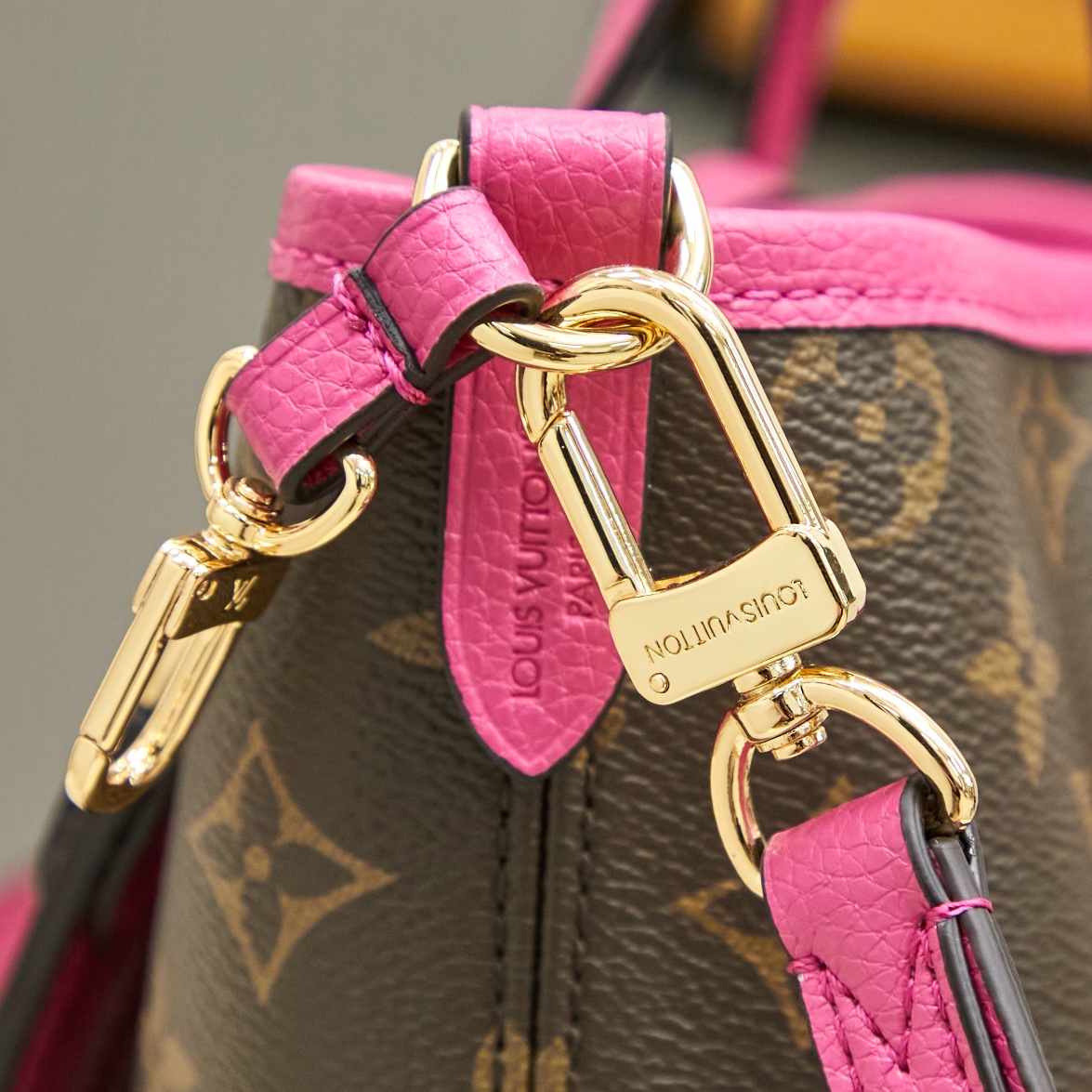 Louis Vuitton Neverfull Bandoulière Inside Out BB Reversible Crossbody Bag - Image 7