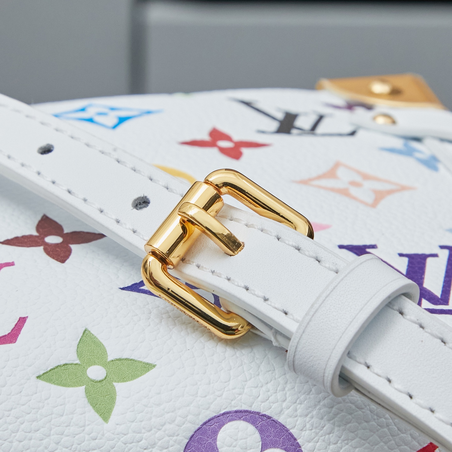 Louis Vuitton Side Trunk MM Bag M14046 in White Monogram Leather - Image 7