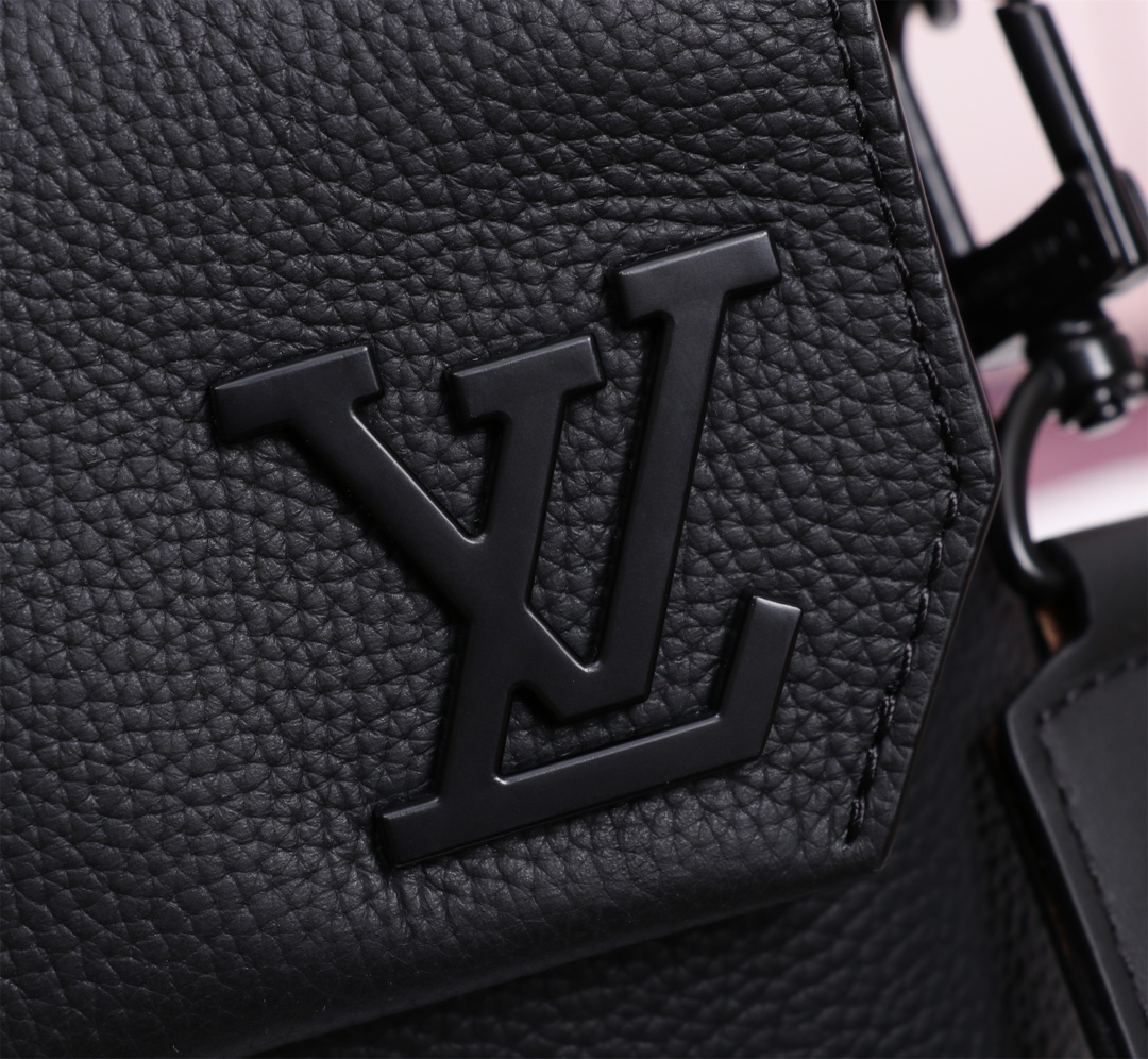 Louis Vuitton Fastline M22482 Black Crossbody Bag - Image 7