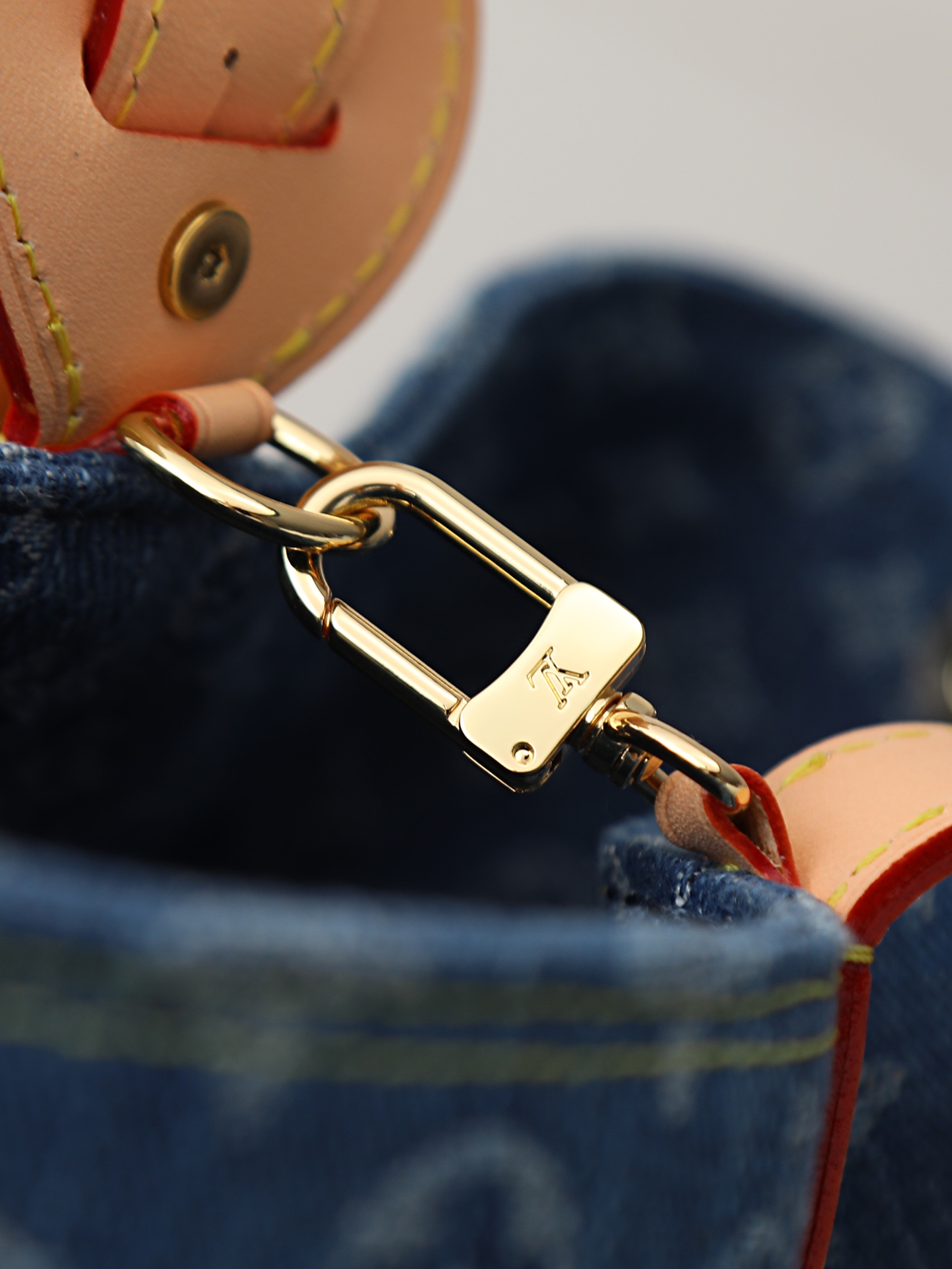 Louis Vuitton M28107 Denim Bucket Bag - Image 7