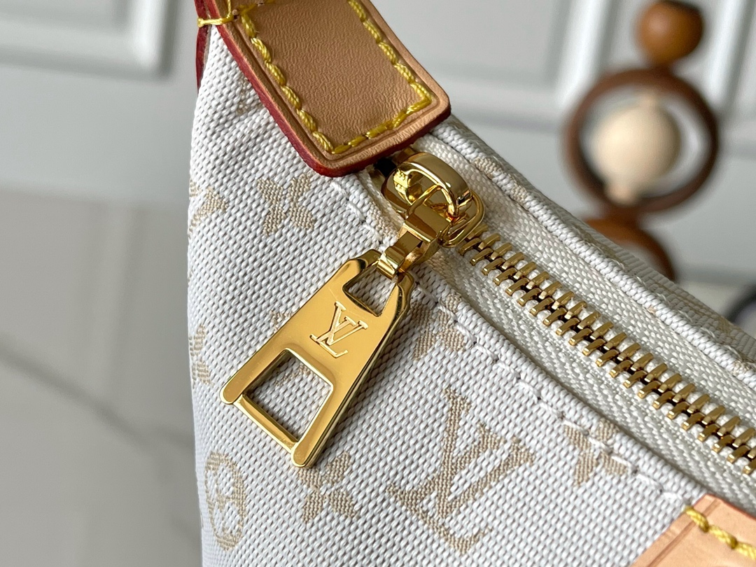 Louis Vuitton Hills Pochette Monogram Mini Handbag M12433 - Image 7