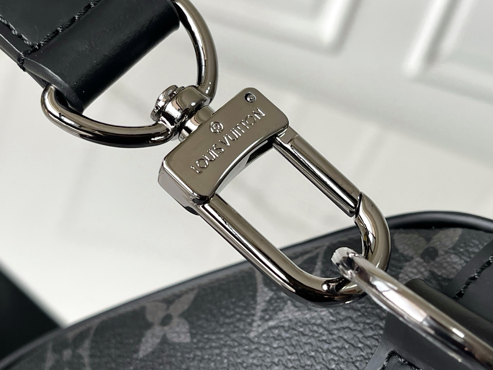Louis Vuitton Keepall 45 Travel Bag in Monogram Eclipse Canvas - Image 7