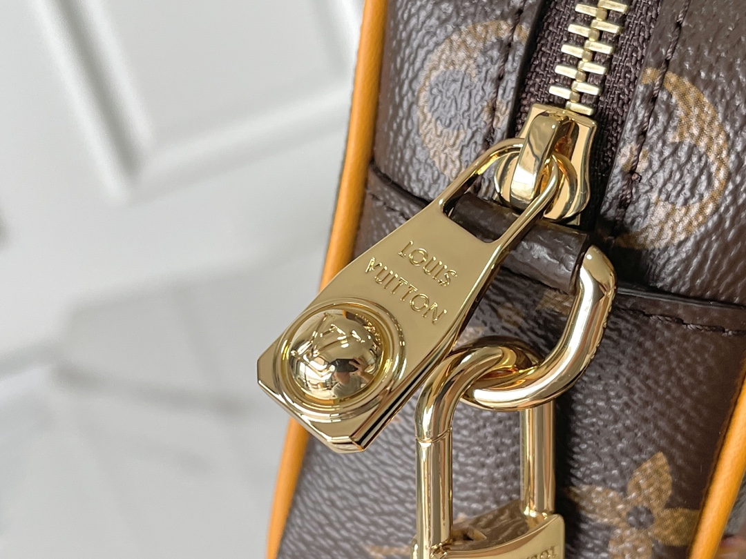 Louis Vuitton Trocadéro Mini Camera Bag M14058 - Image 7