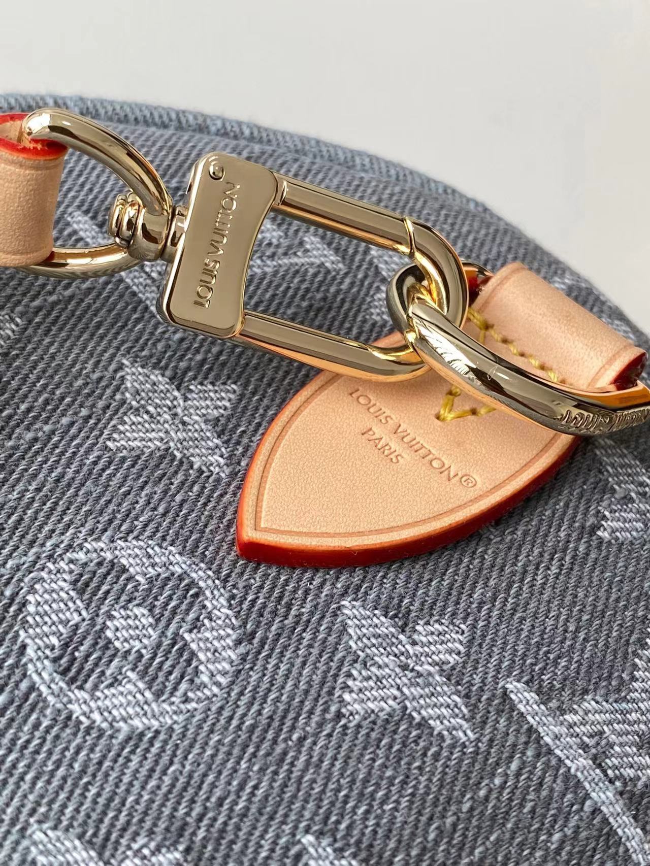 Louis Vuitton Speedy Soft 30 Handbag in Monogram Denim - Image 7