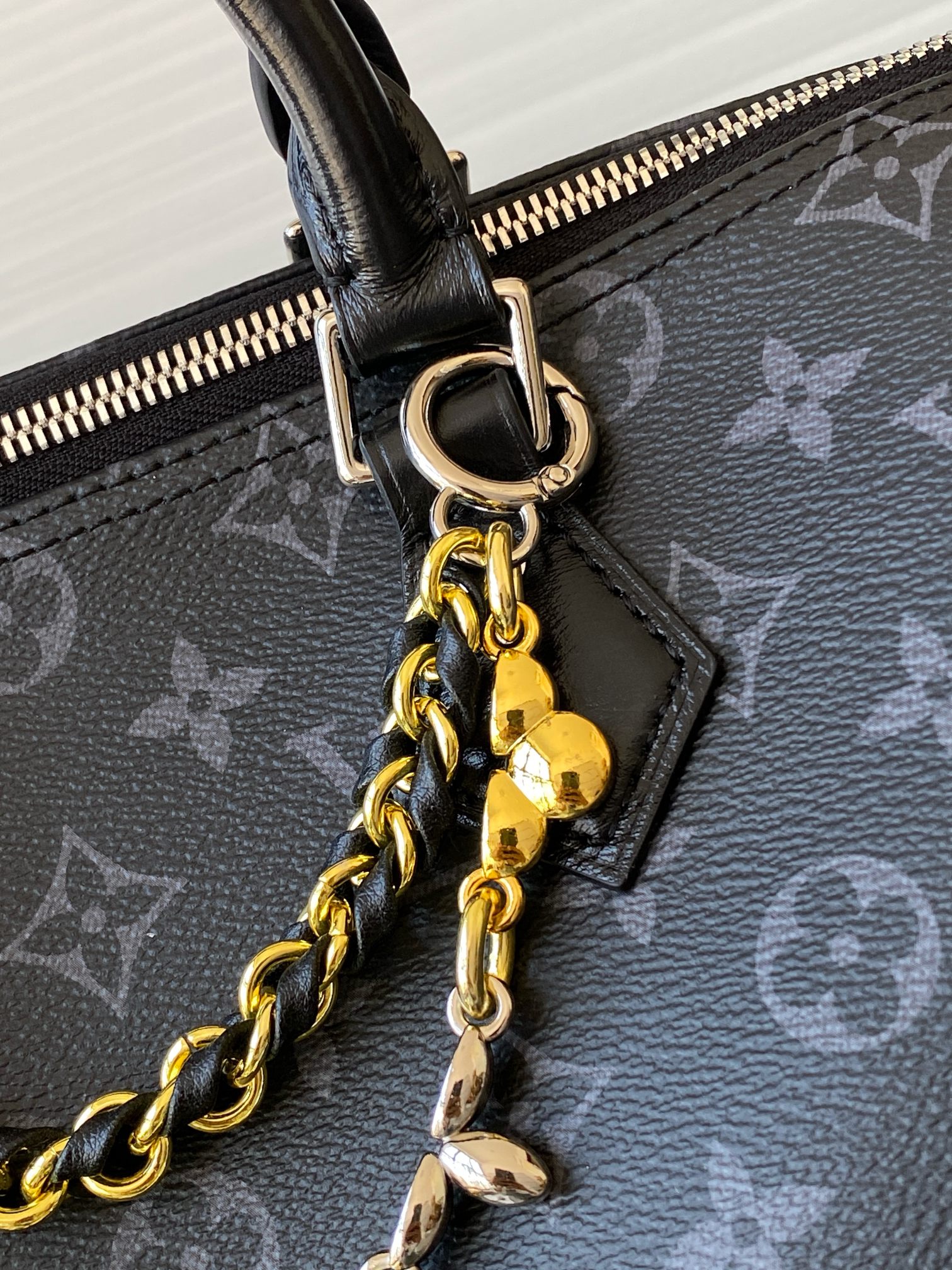 Louis Vuitton Speedy Soft 30 Handbag in Monogram Eclipse Canvas - Image 7