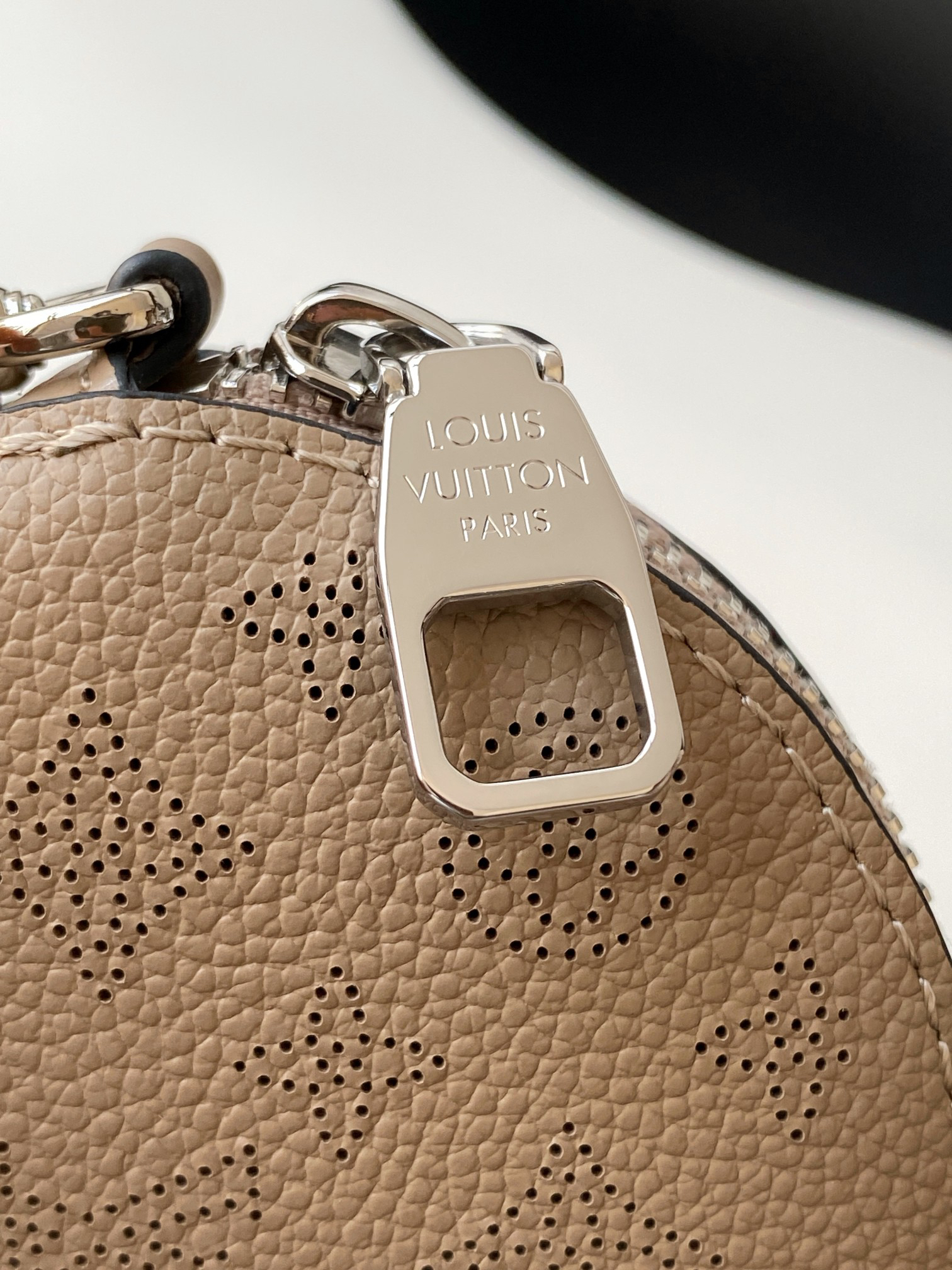 Louis Vuitton Bella Monogram Perforated Calfskin Handbag M57201 - Image 7