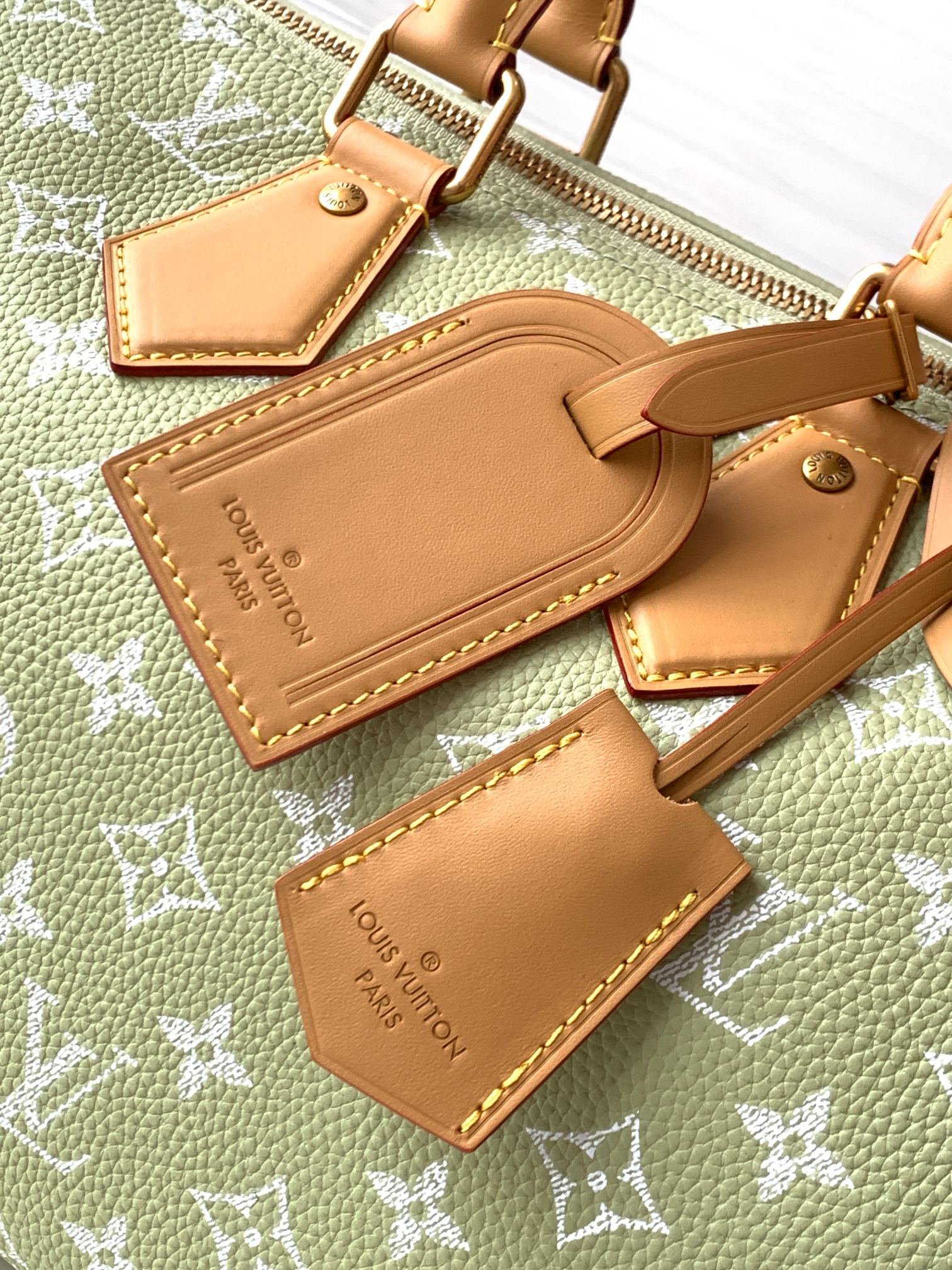 Speedy P9 Bandoulière 30 Handbag in Grass Green - Image 7