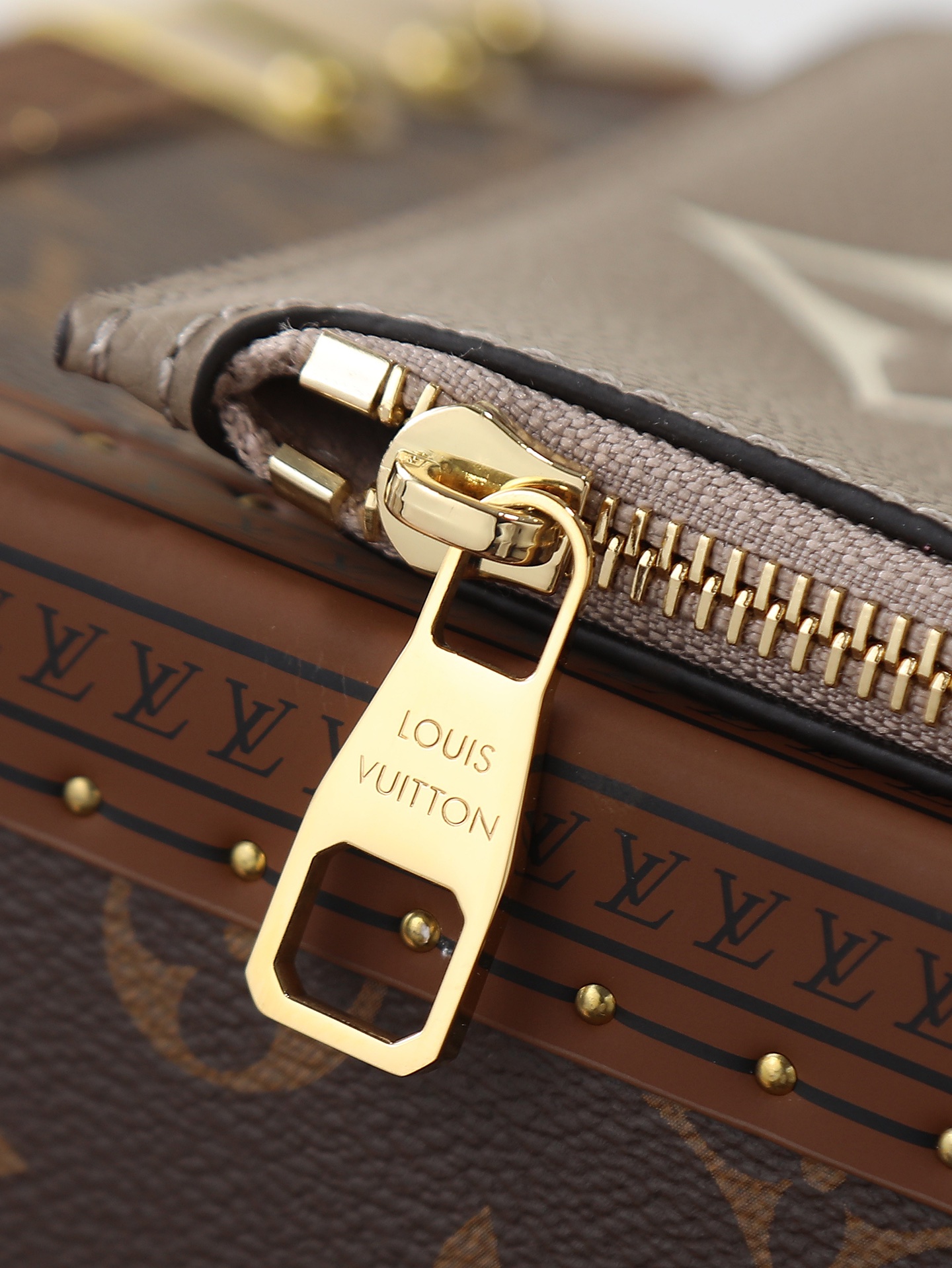 Louis Vuitton Neverfull MM Monogram Empreinte Leather Tote Bag - Image 7
