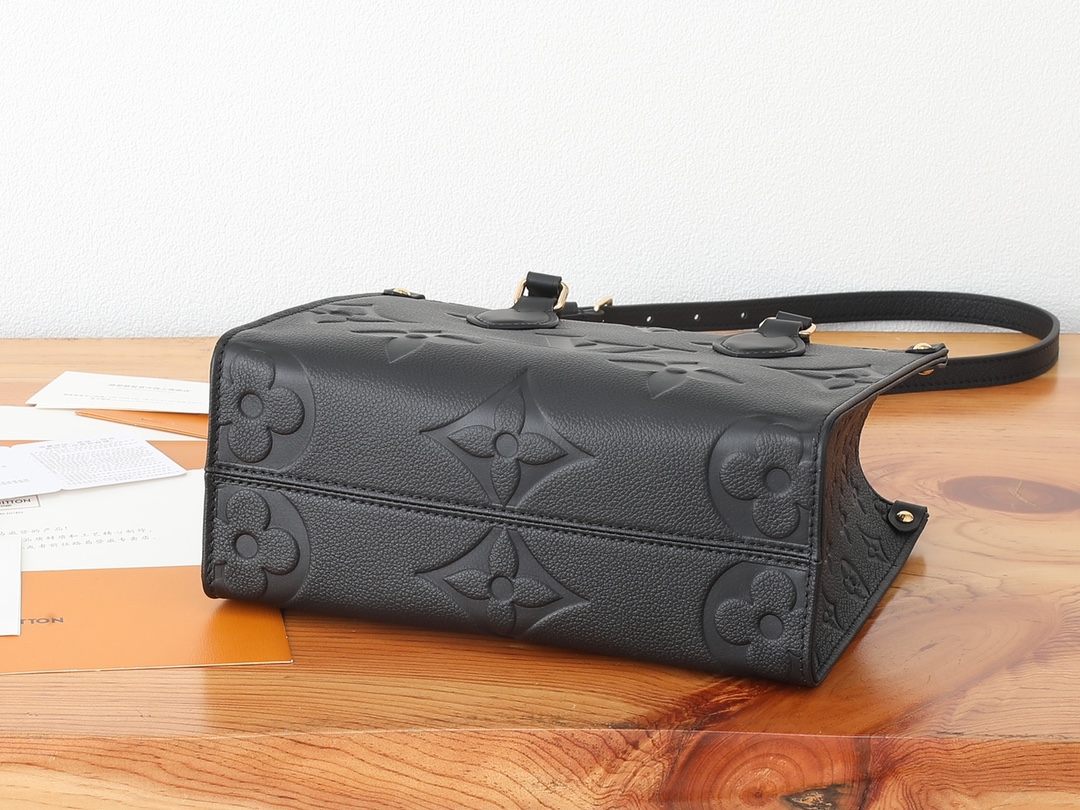 Louis Vuitton Onthego Small Tote Bag - Image 7