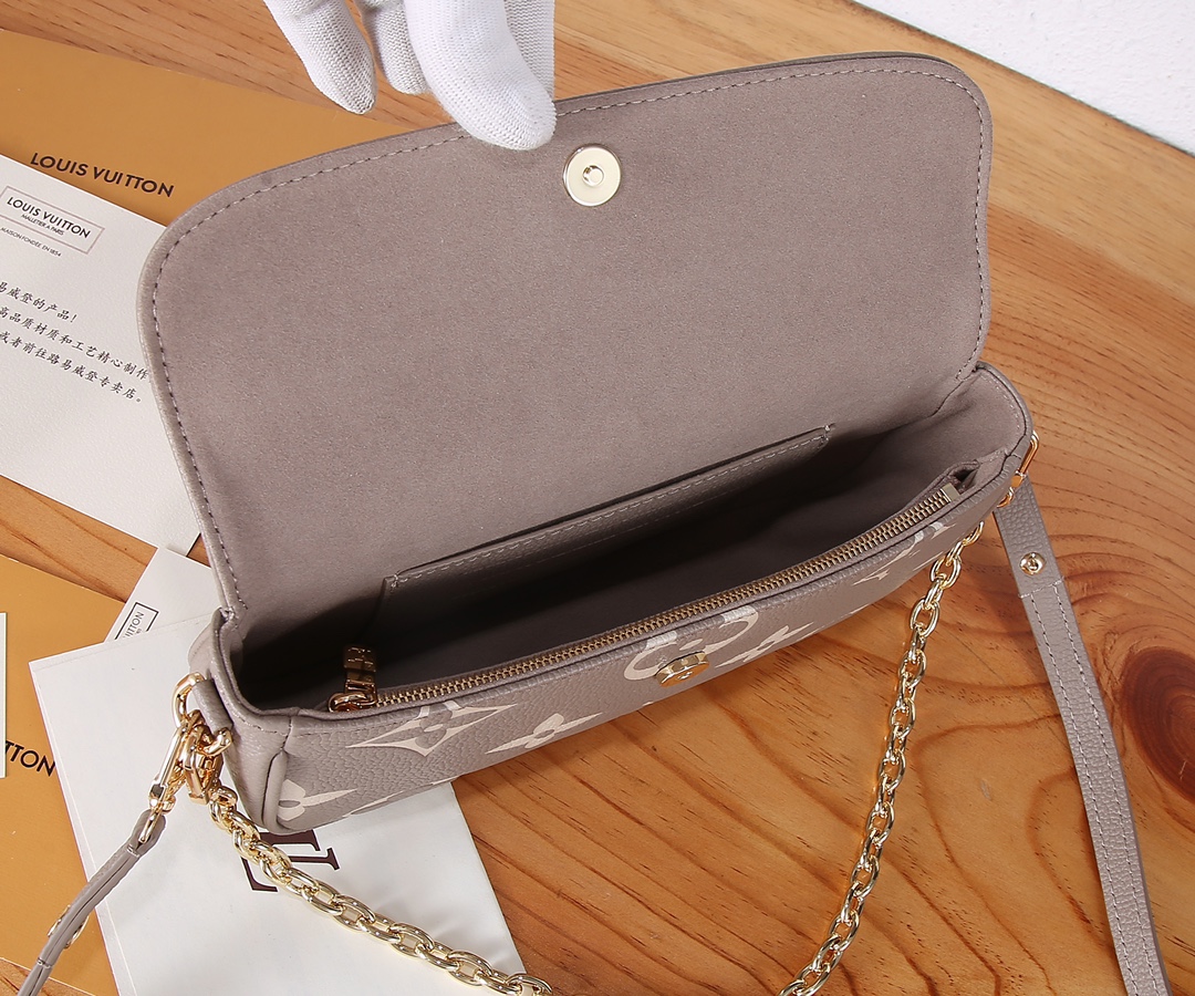 Wallet on Chain Ivy Monogram Empreinte Leather Bag - Image 7