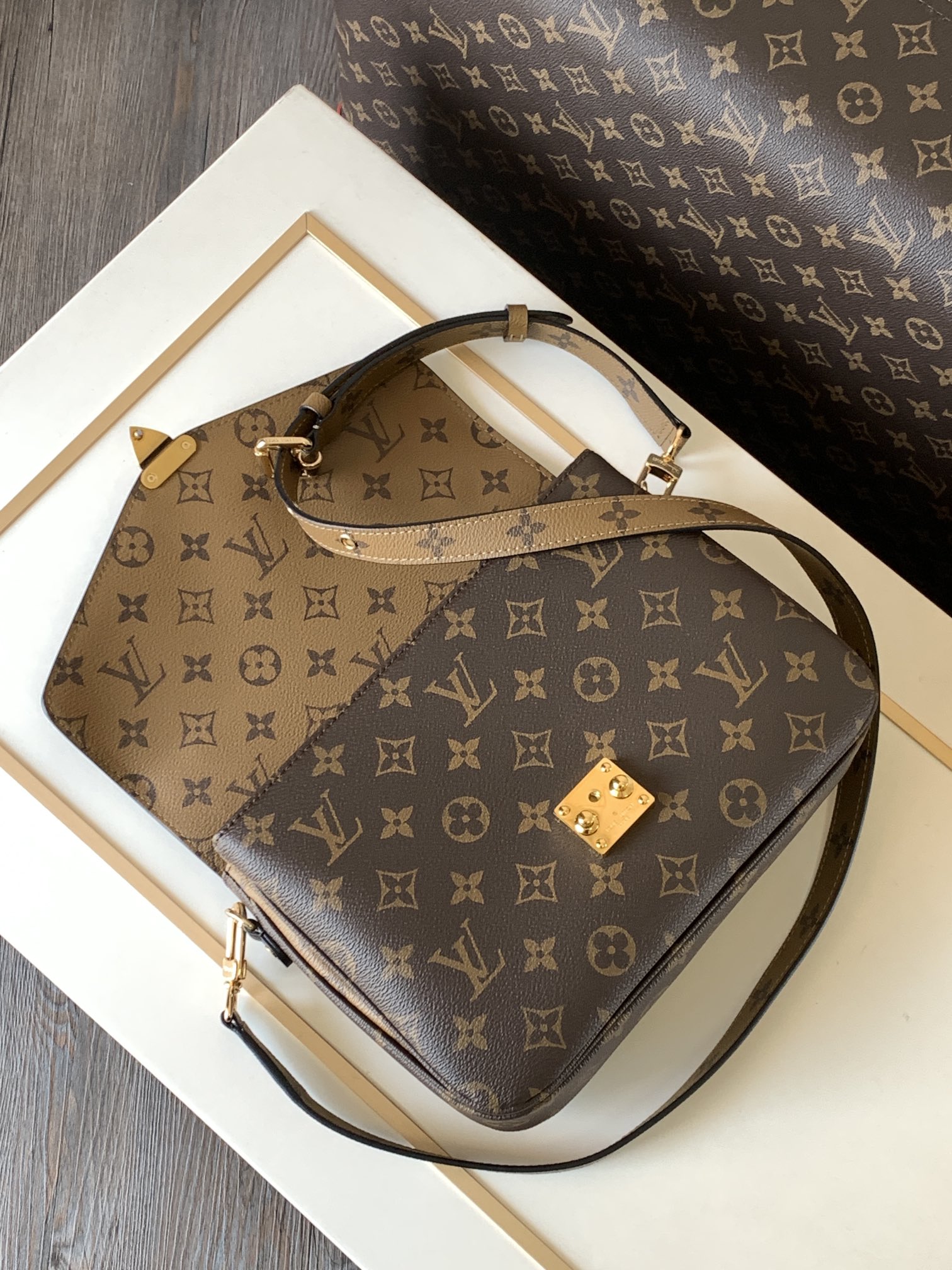 Louis Vuitton Pochette Metis Monogram Shoulder Bag - Image 7