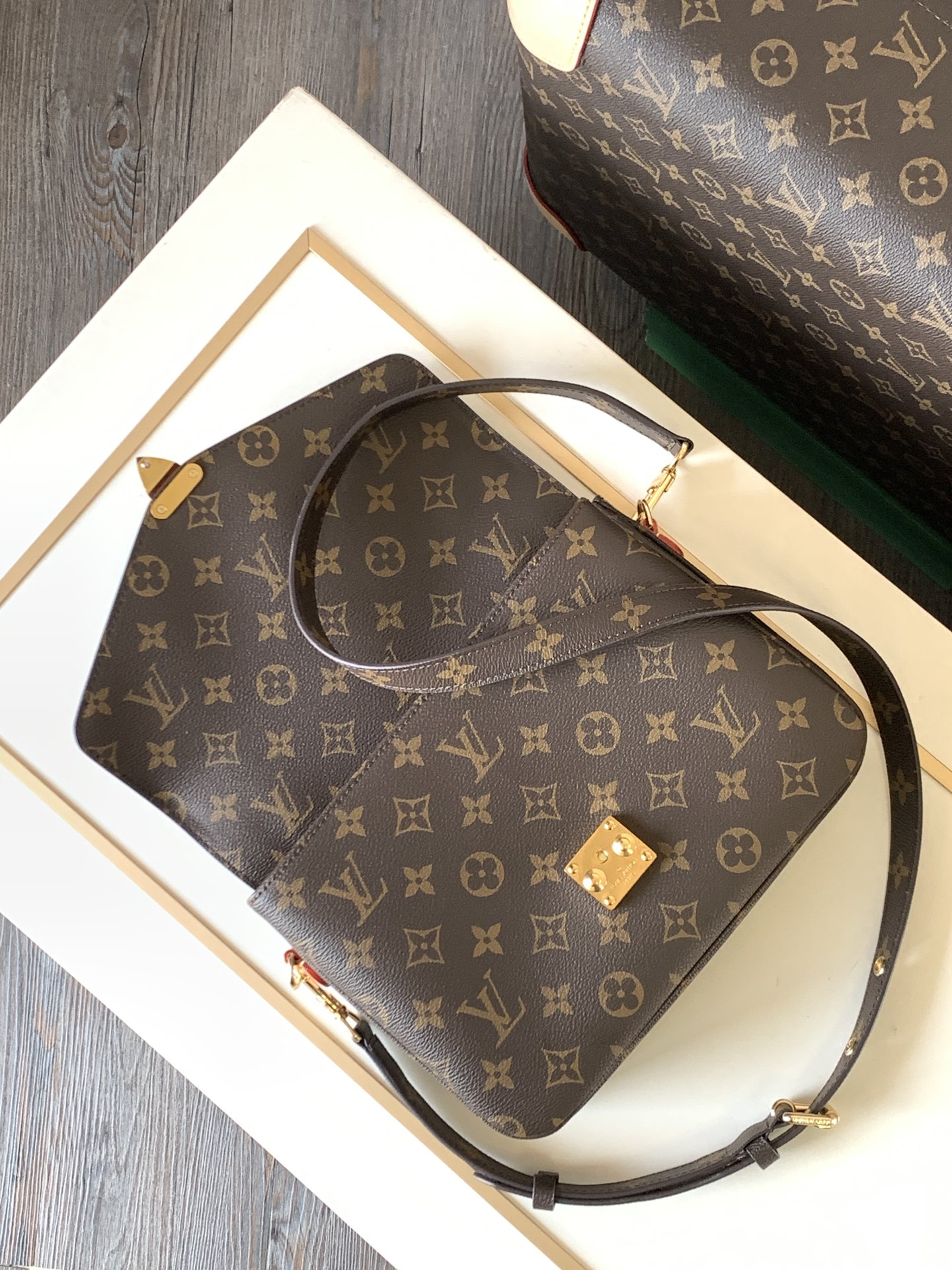 Louis Vuitton Pochette Metis Monogram Canvas Shoulder Bag - Image 7