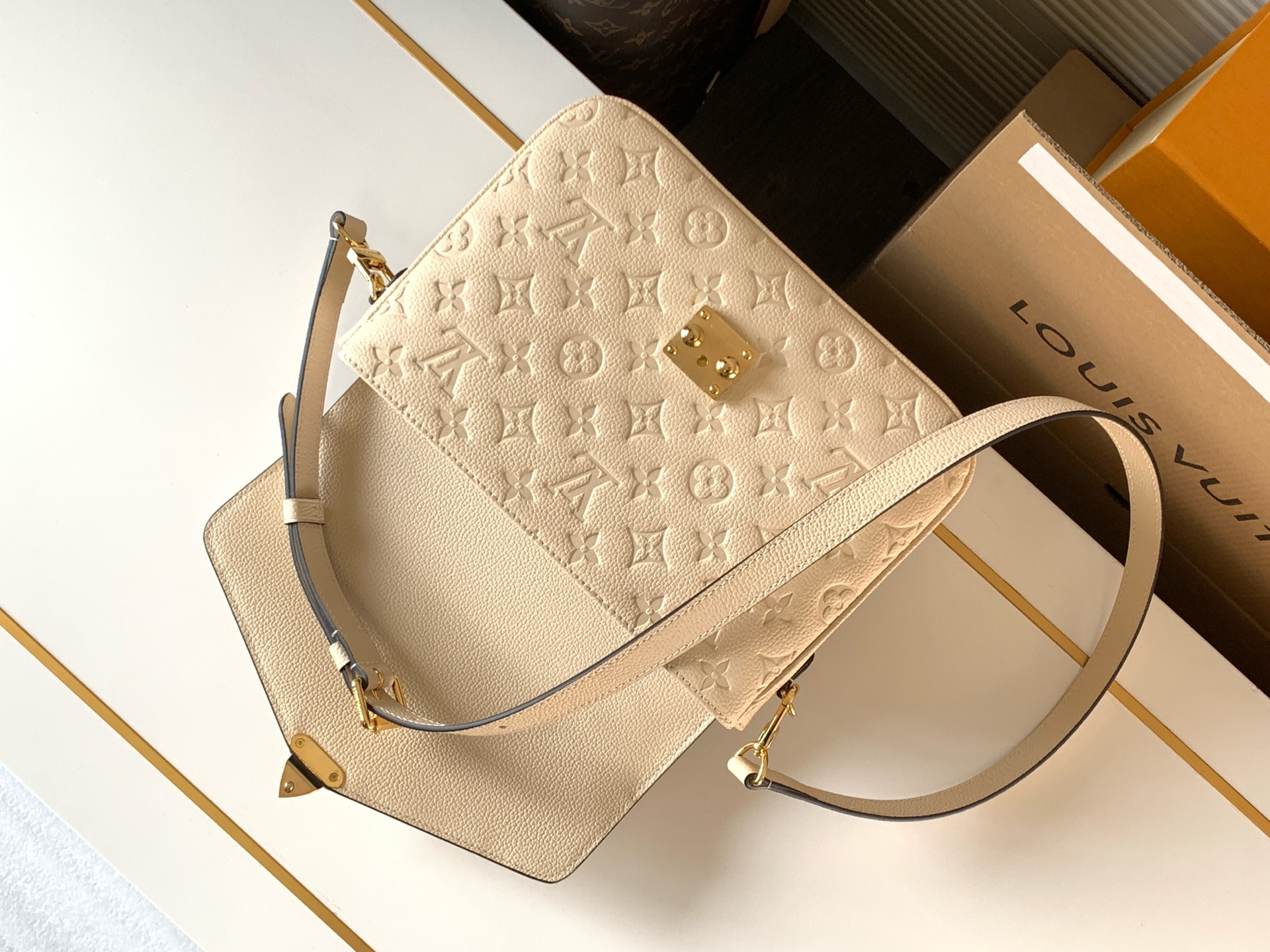 Louis Vuitton Pochette Metis Monogram Empreinte Shoulder Bag - Image 7