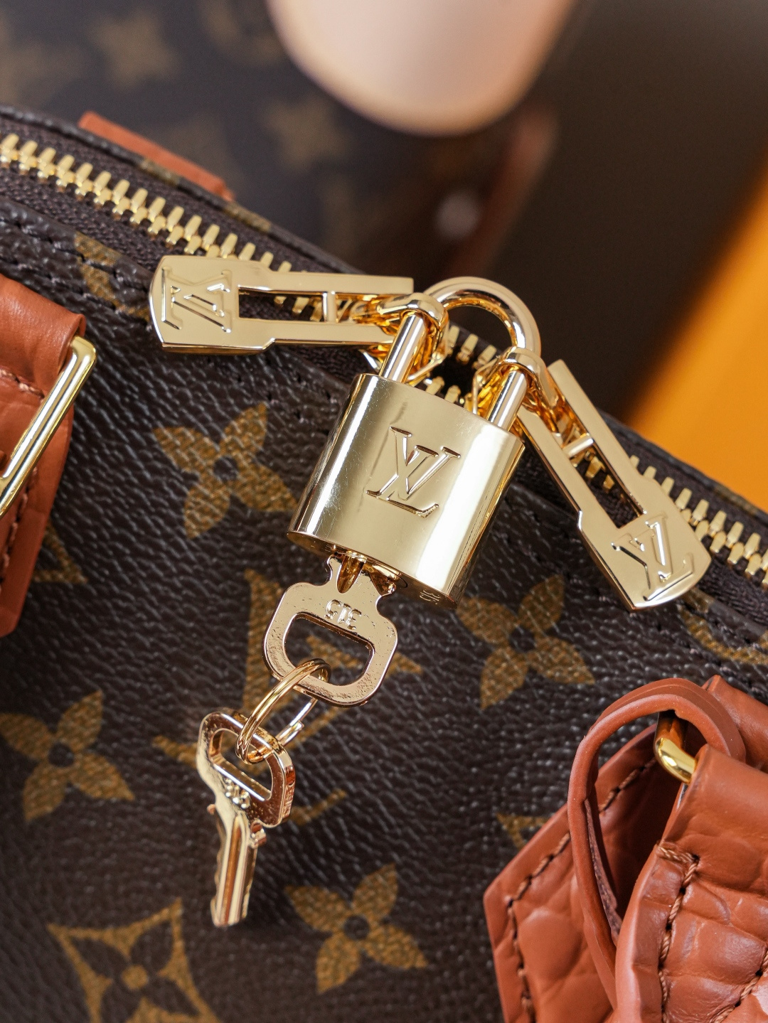 Louis Vuitton Alma BB Monogram Handbag - Image 7