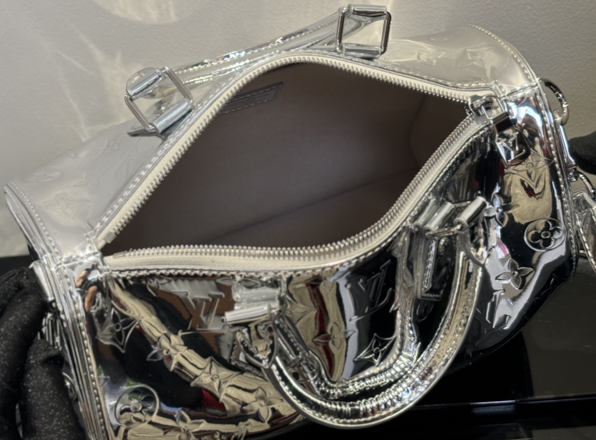 Louis Vuitton Speedy Bandouliere 25 Silver Monogram Mirror Bag - Image 7