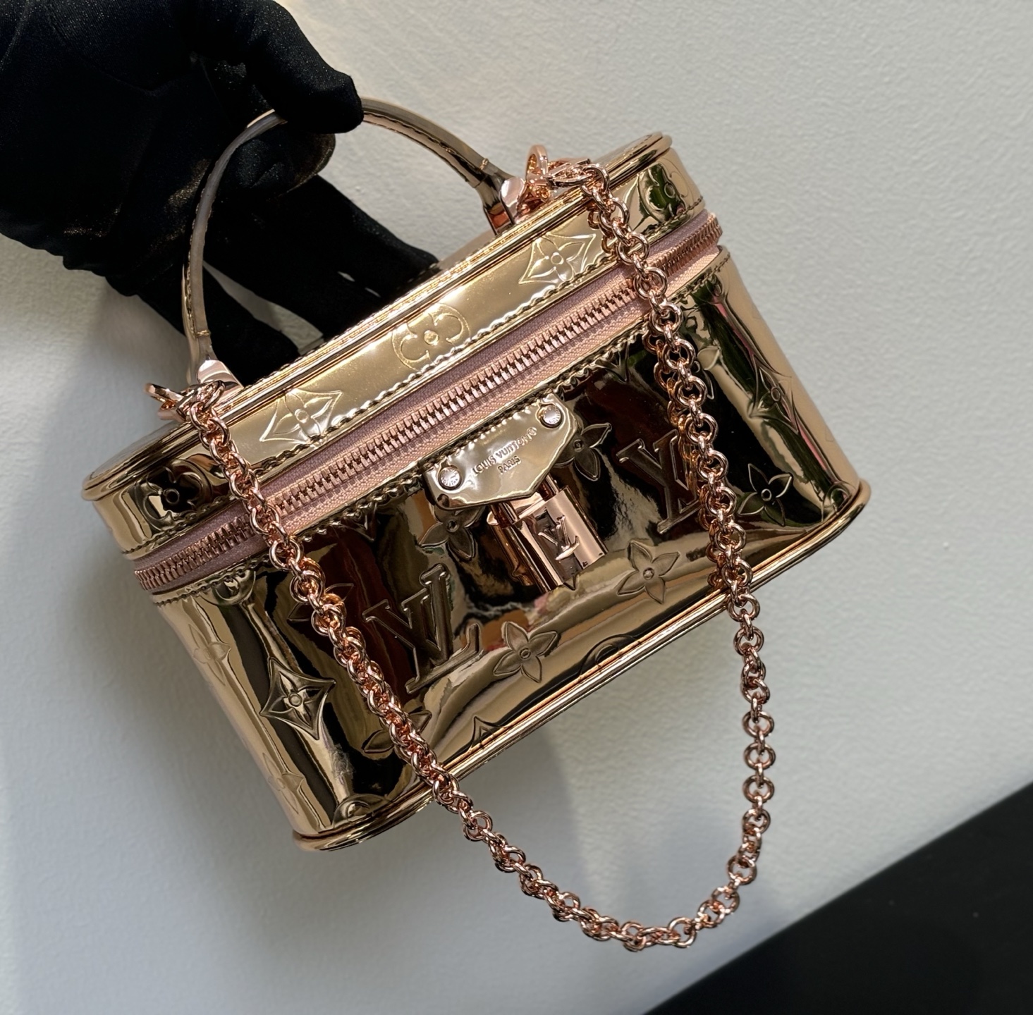 Louis Vuitton Vanity Chain Pouch Rose Gold - Image 7