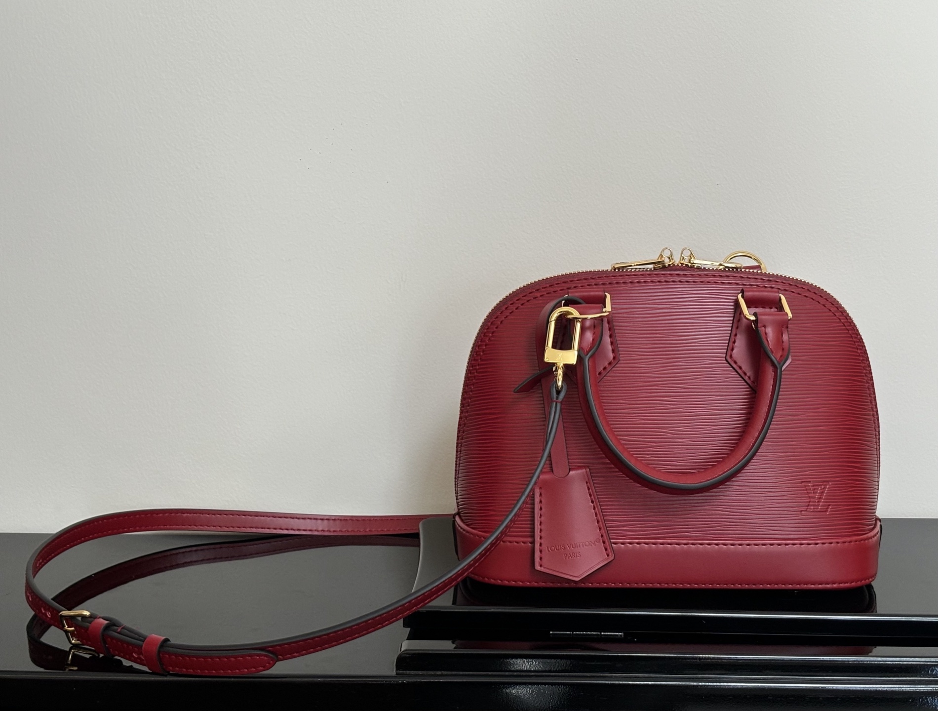 Alma BB Epi Leather Handbag - Image 7