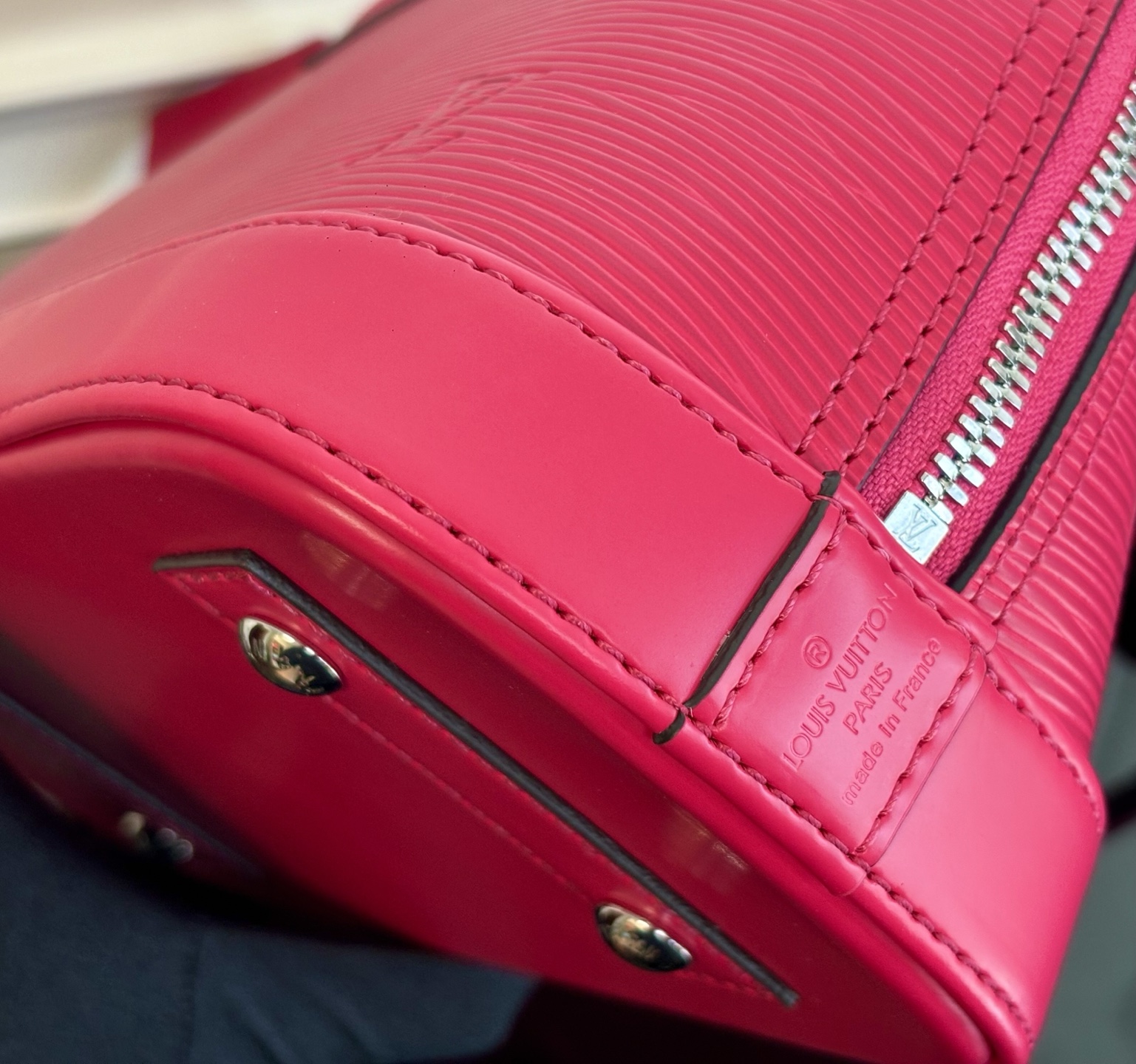 Alma BB Epi Leather Handbag - Image 7