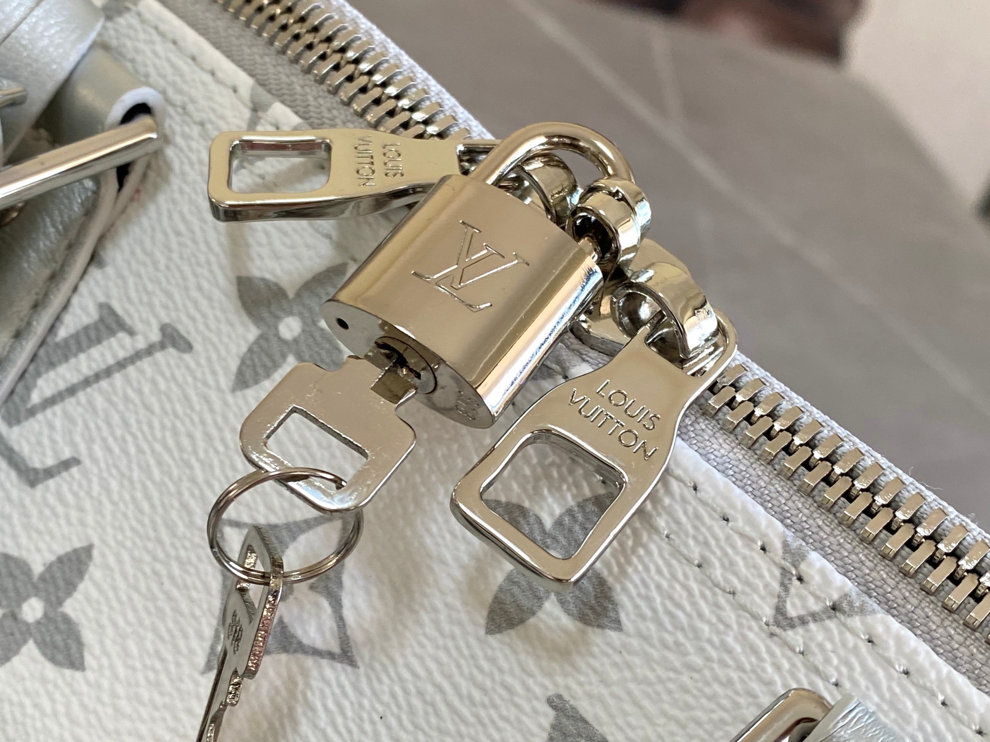 Louis Vuitton Keepall Bandouliere 45 Travel Bag - Image 7