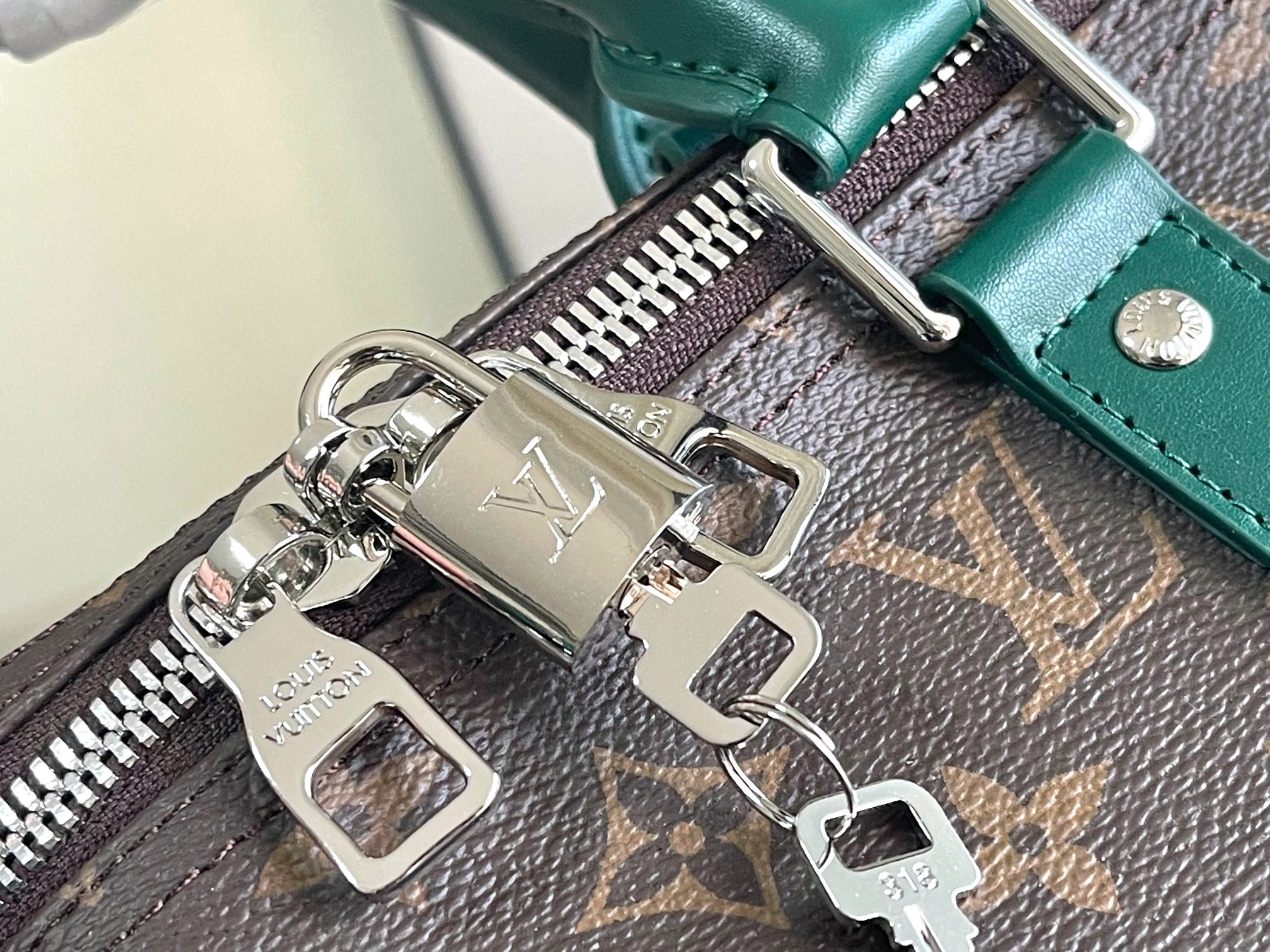 Louis Vuitton Keepall Bandouliere 50 Travel Bag - Image 7