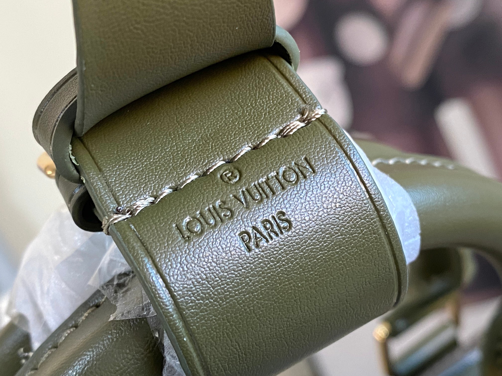 Louis Vuitton Keepall 50 Travel Bag in Khaki Monogram Canvas - Image 7