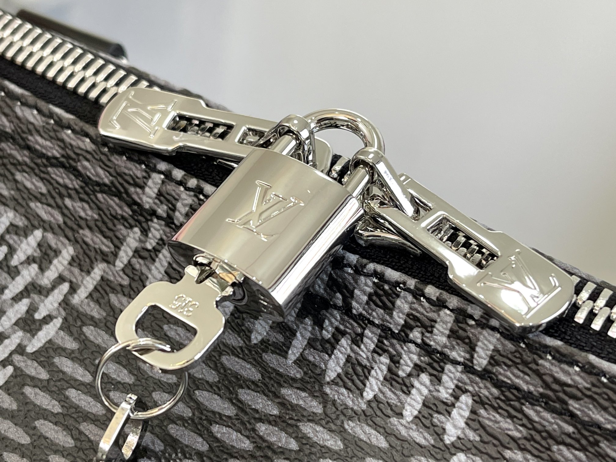 Louis Vuitton Keepall Bandouliere 50 Travel Bag - Image 7