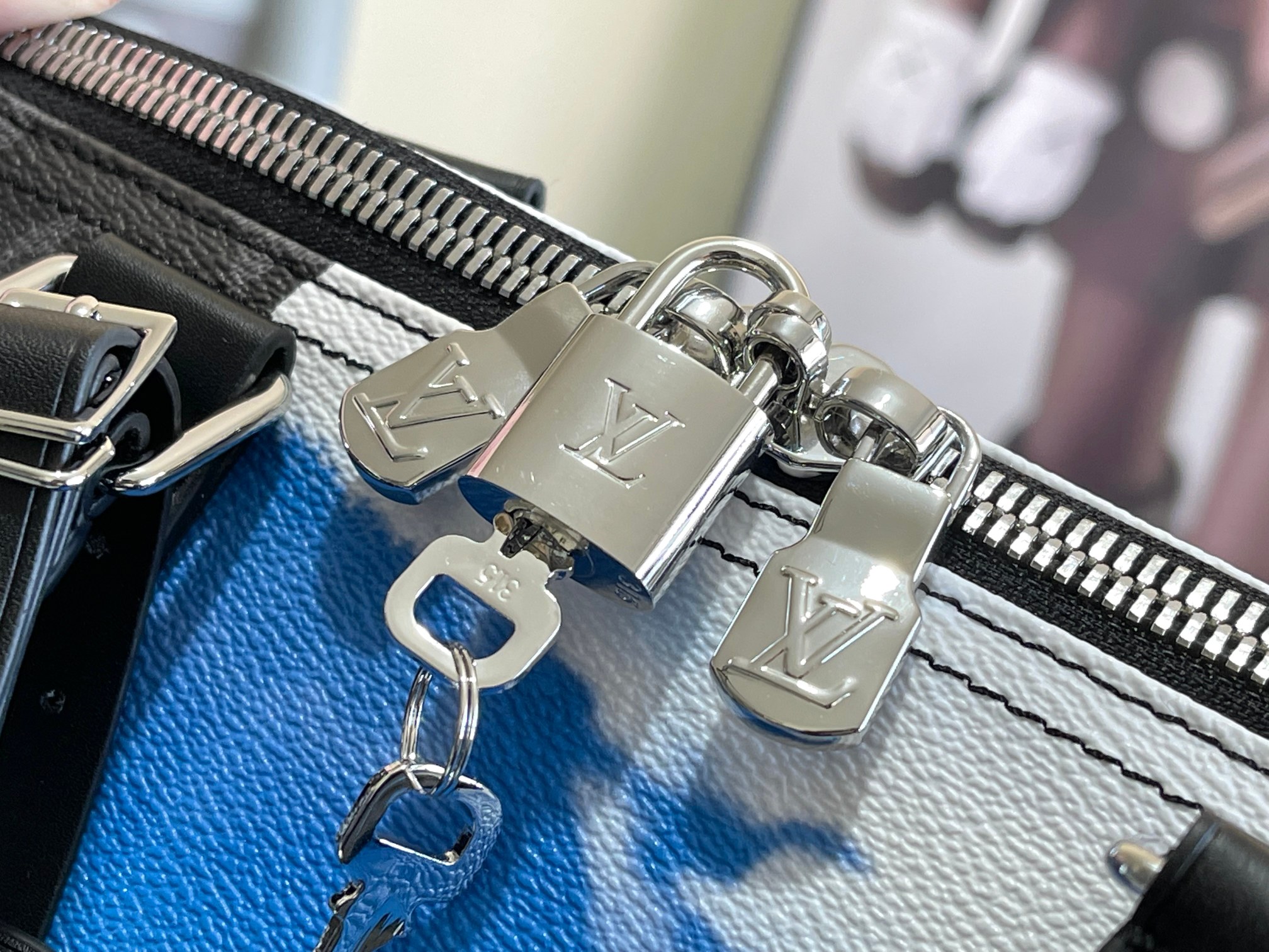 Louis Vuitton Keepall 45 Travel Bag - Image 7