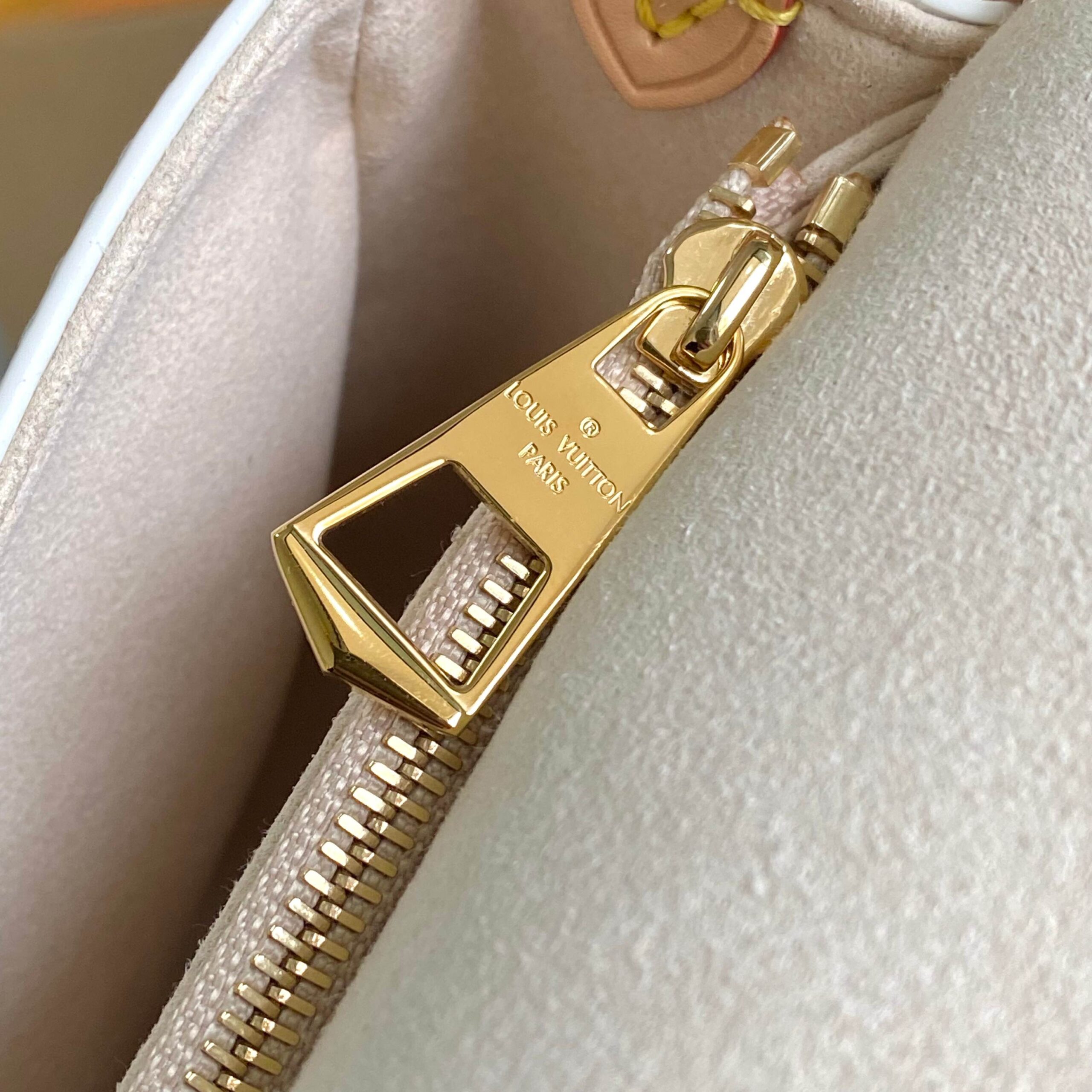 Louis Vuitton x Takashi Murakami Diane Shoulder Bag - Image 7