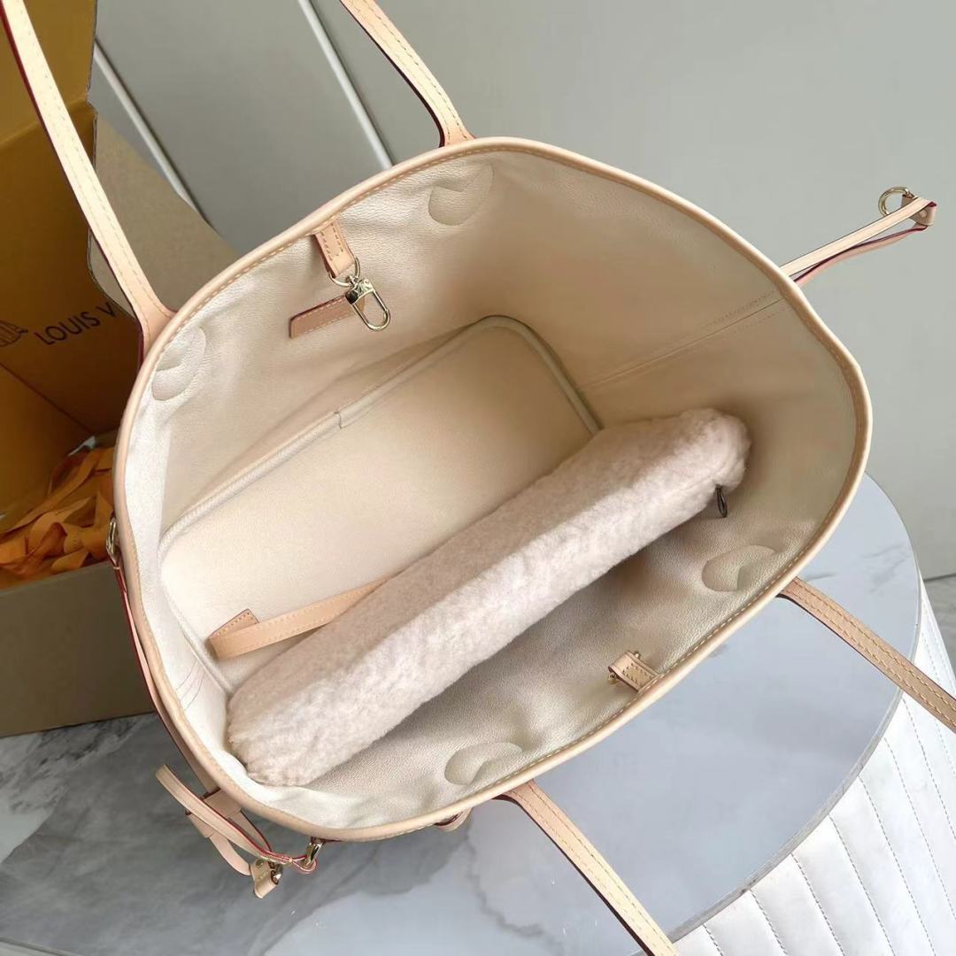 Louis Vuitton Neverwoof Medium Pet Carrier Bag - Image 7
