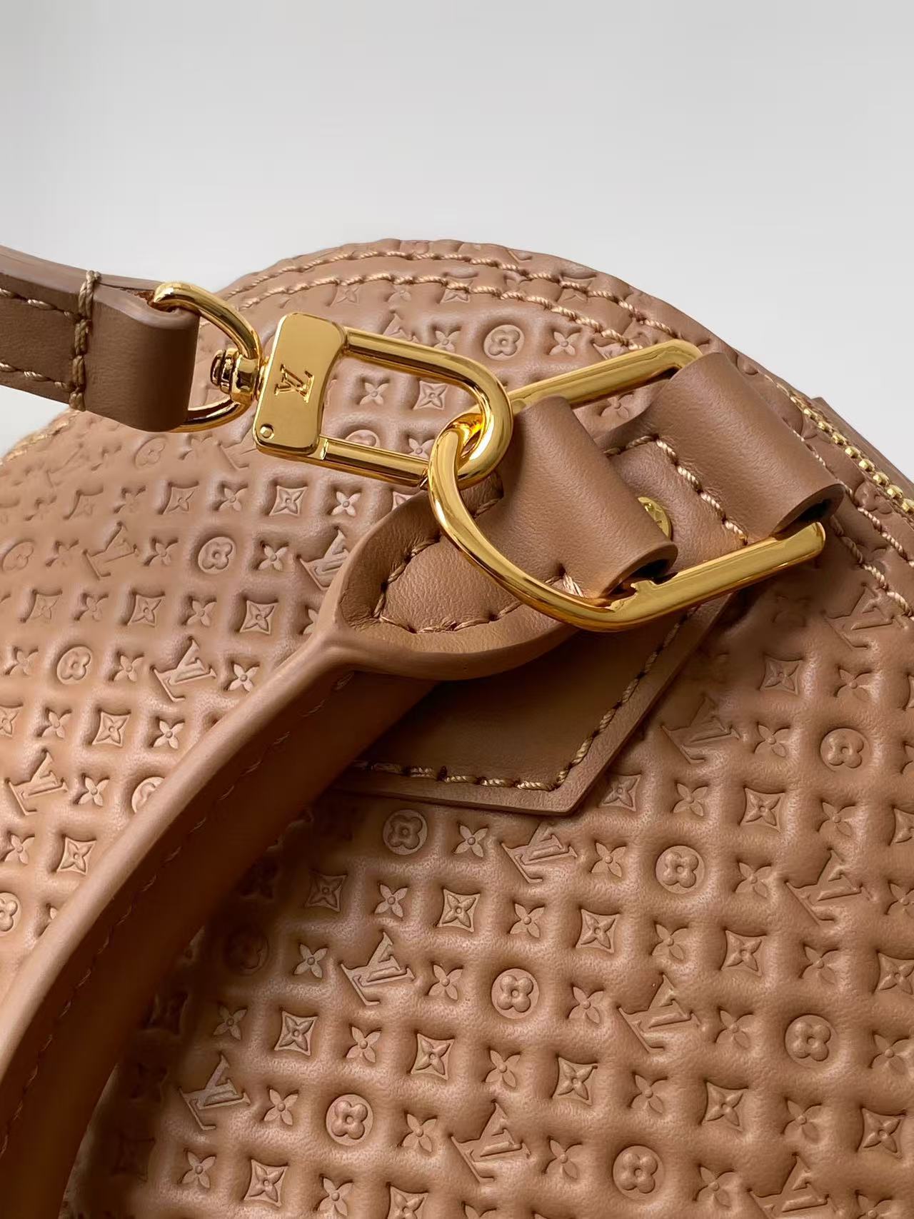 Louis Vuitton Alma BB Handbag in Pink and Brown - Image 7