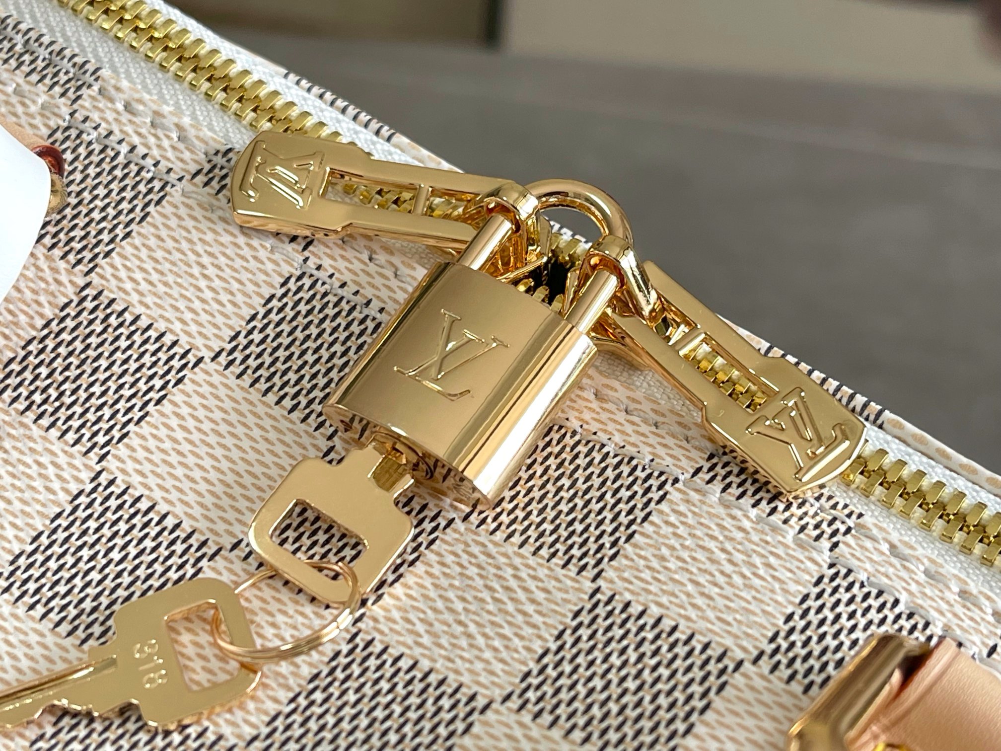 Louis Vuitton Speedy Bandoulière 30 Damier Azur Canvas Handbag - Image 7