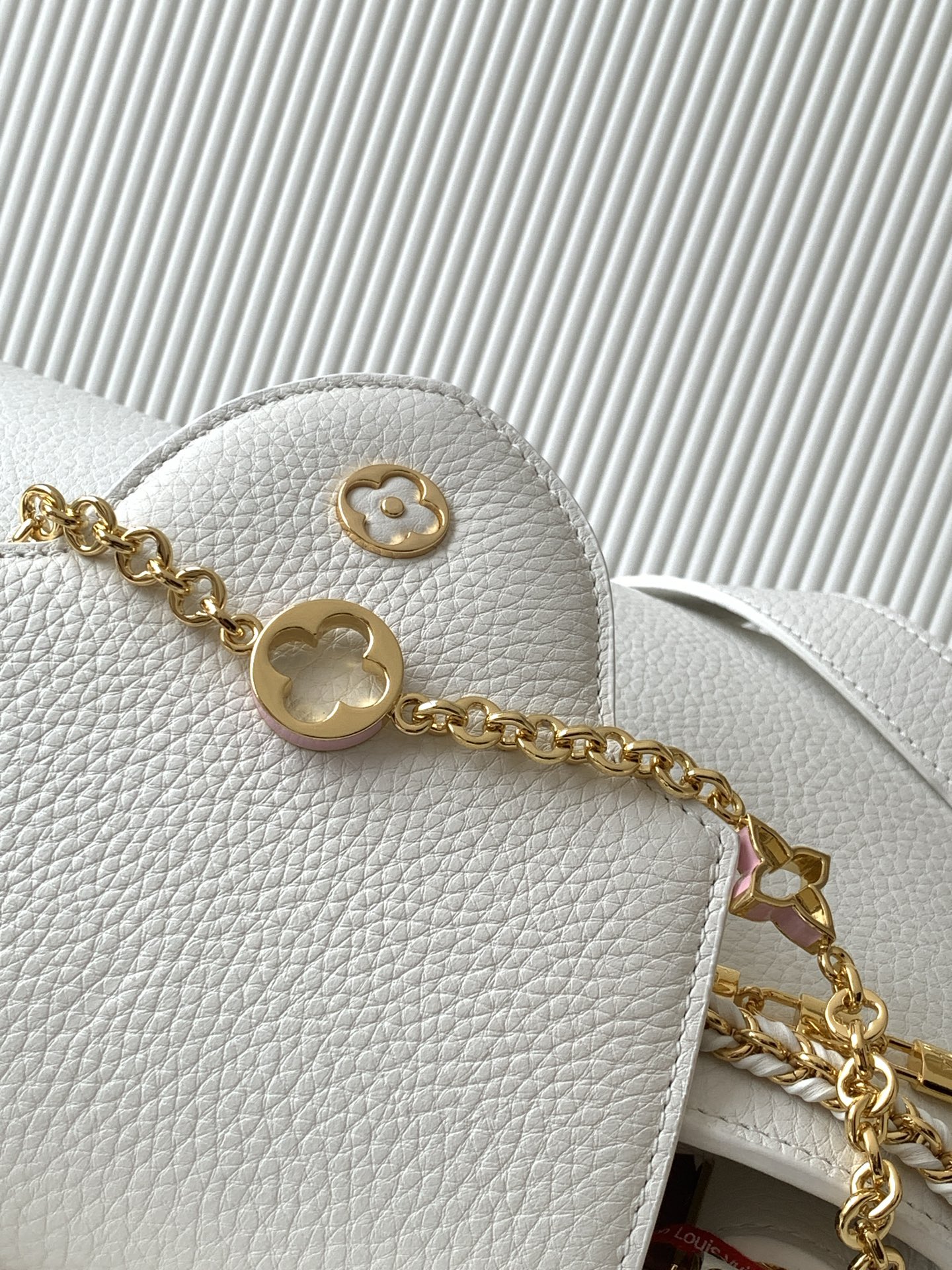 Louis Vuitton Capucines BB Handbag - Image 7