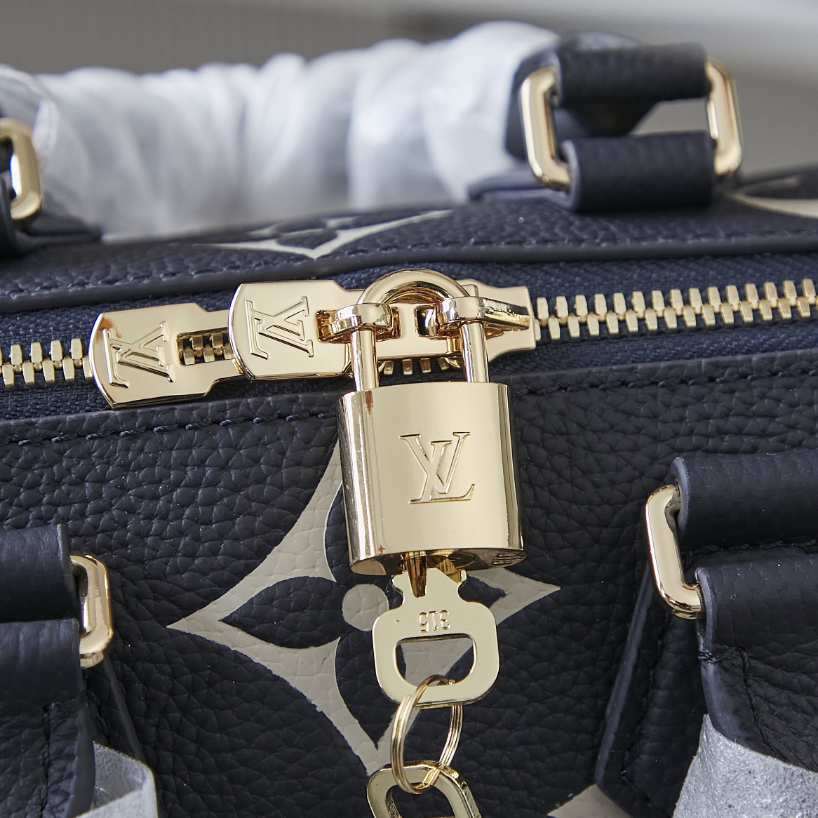 Louis Vuitton Speedy Bandouliere 20 Monogram Empreinte Handbag - Image 7