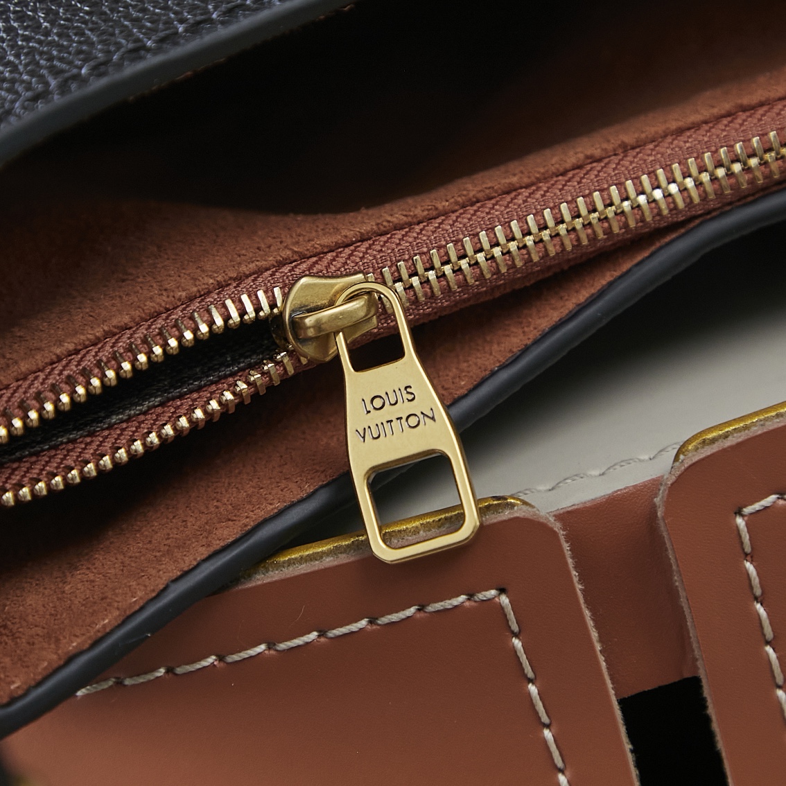 Louis Vuitton Low Key Shoulder Bag M24611 / M24885 / M24990 - Image 7