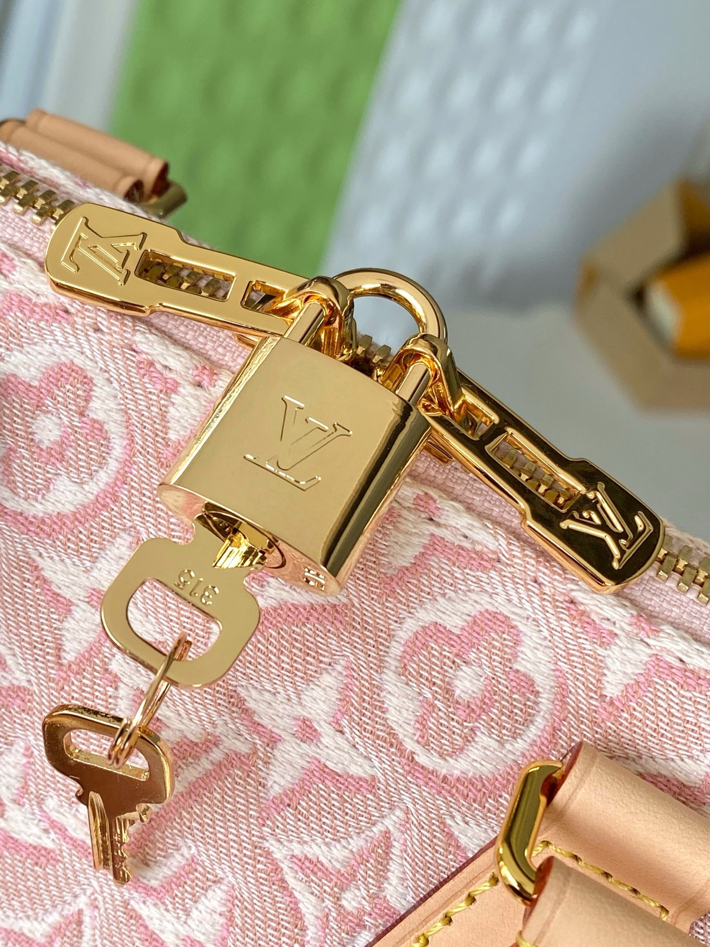Louis Vuitton Speedy Bandouliere 20 Handbag - Image 7