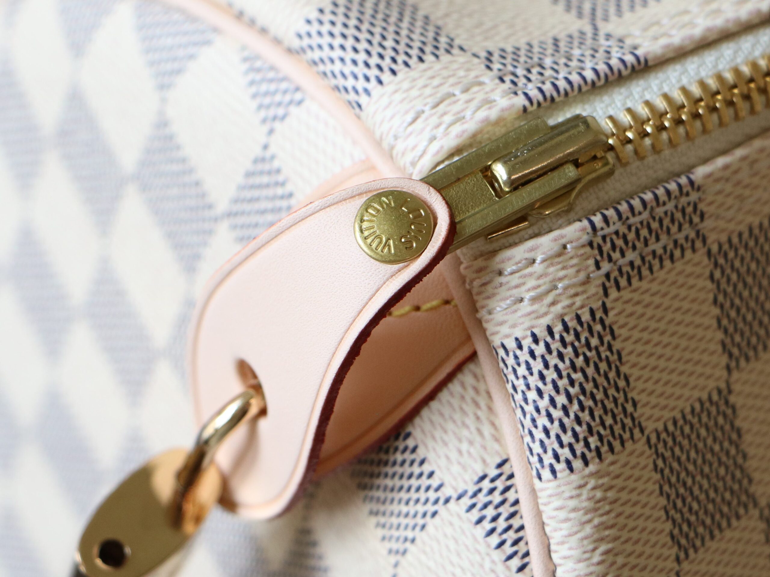 Louis Vuitton Speedy Handbag in Damier Canvas - Image 7