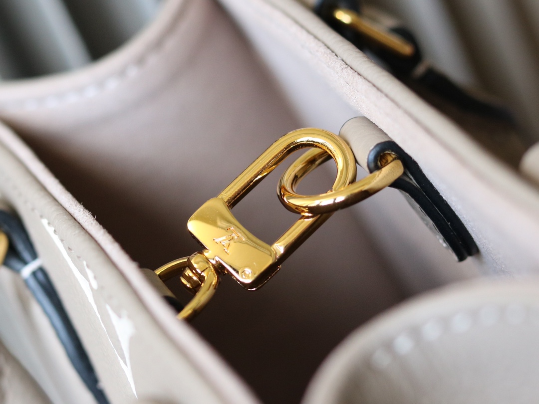Louis Vuitton OnTheGo BB Handbag in Monogram Empreinte Leather - Image 7