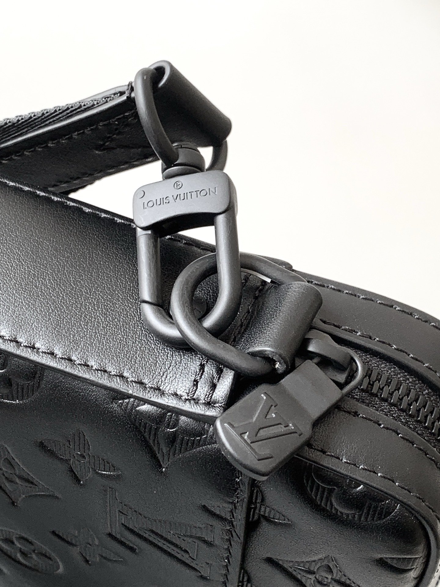 Louis Vuitton Duo Messenger Bag M69827 in Monogram Shadow Leather - Image 7
