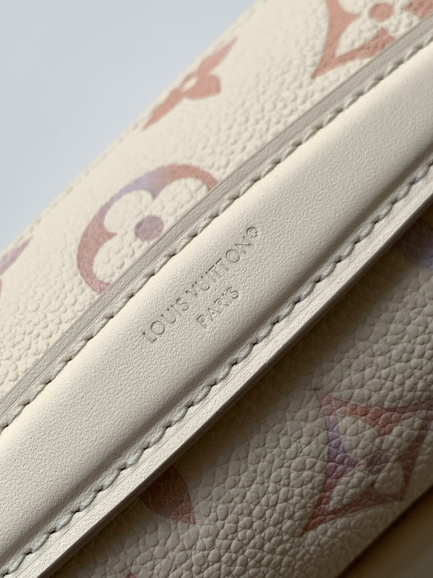 Louis Vuitton Pochette Métis East West Shoulder Bag - Image 7