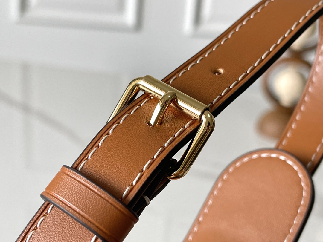 Louis Vuitton Croissant Medium Handbag M24811 - Image 7