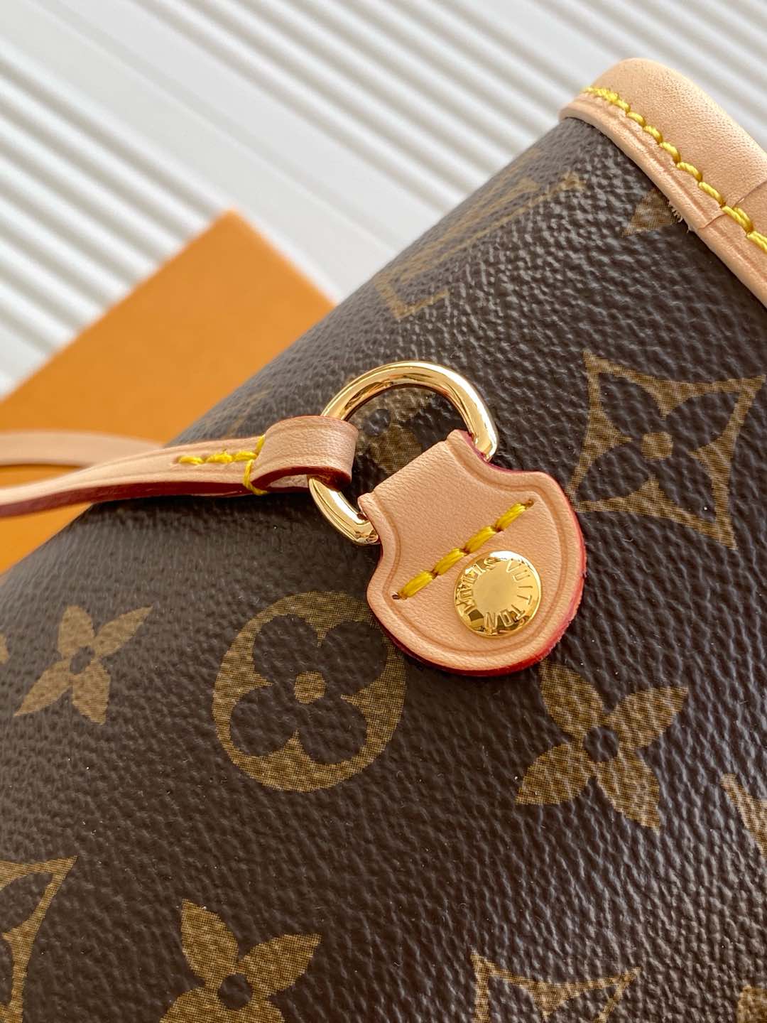 Neverfull MM Monogram Tote Bag - Image 7